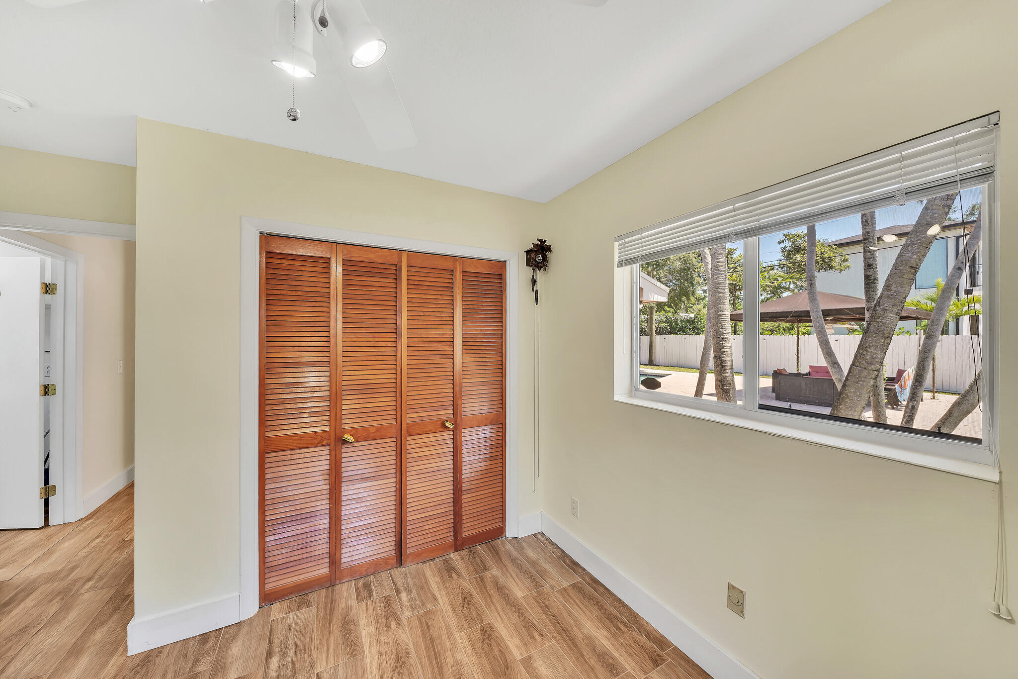 1870 NE 197th Terrace