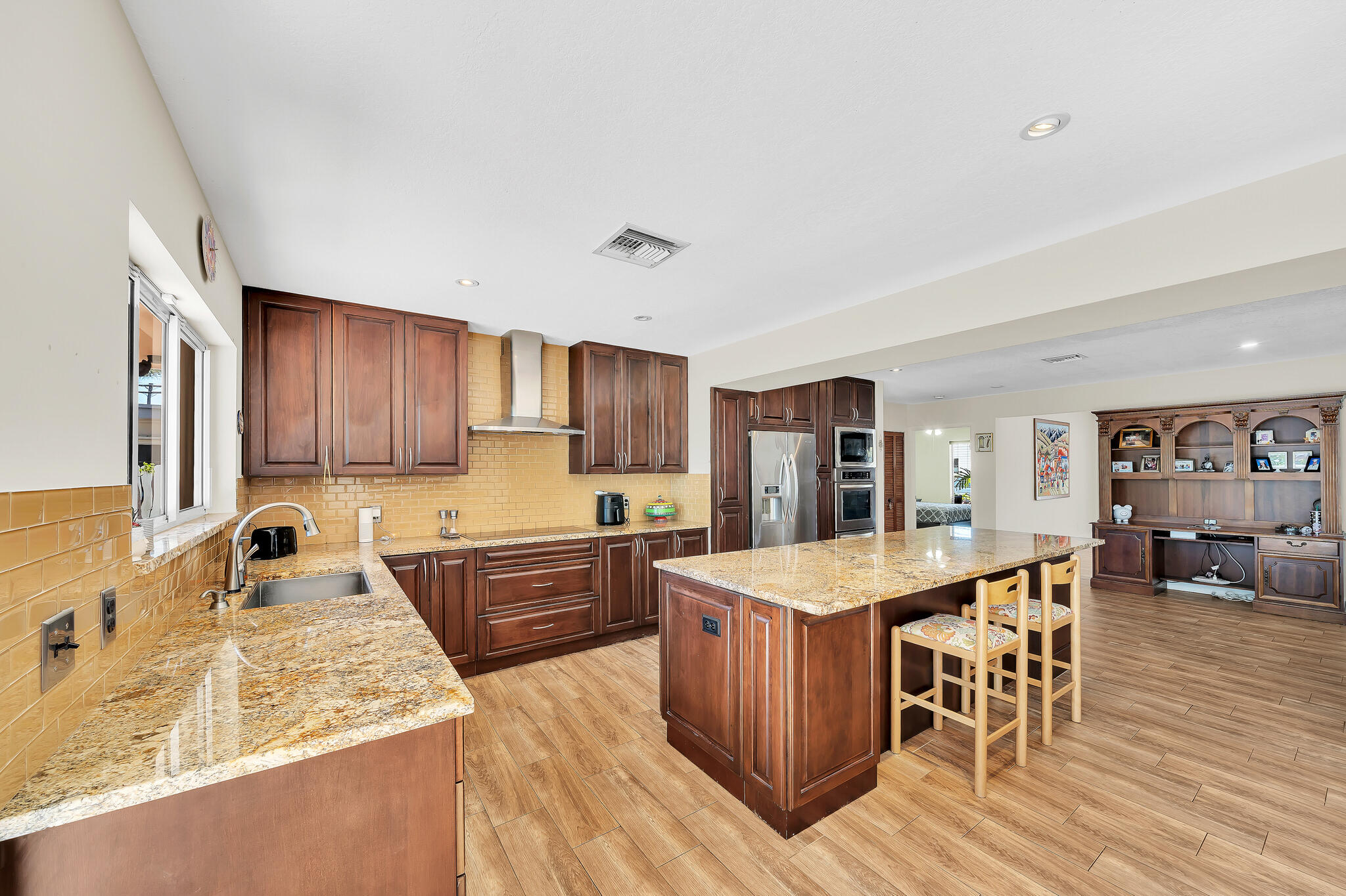 1870 NE 197th Terrace