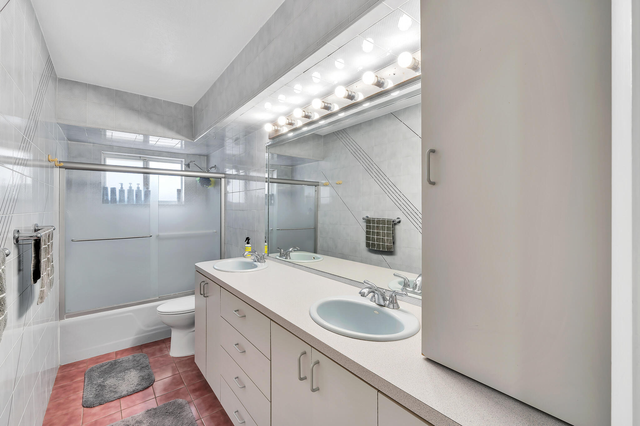 1870 NE 197th Terrace