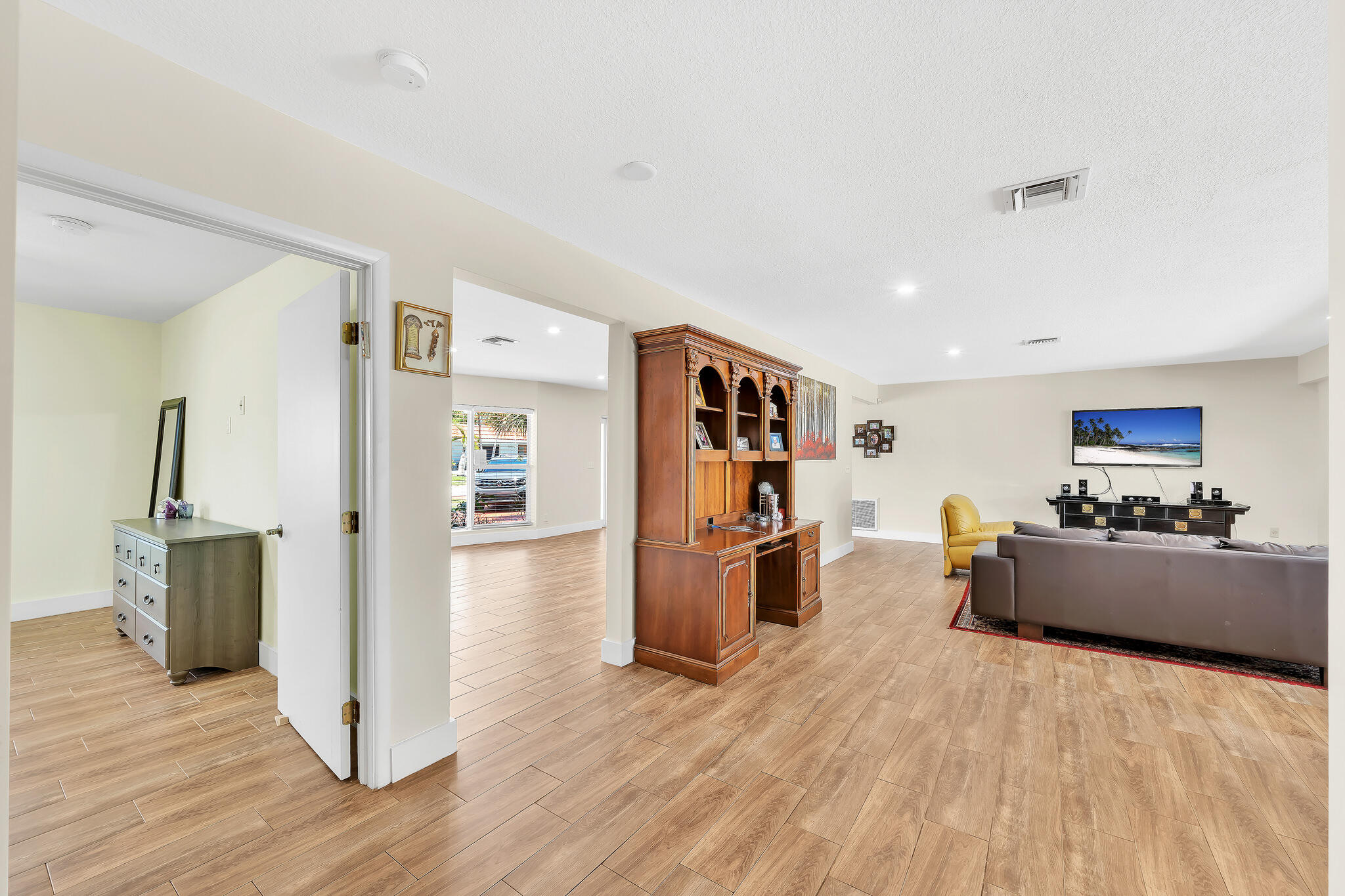 1870 NE 197th Terrace