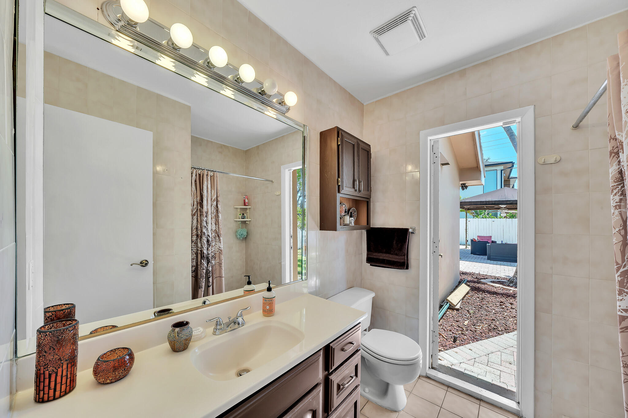 1870 NE 197th Terrace