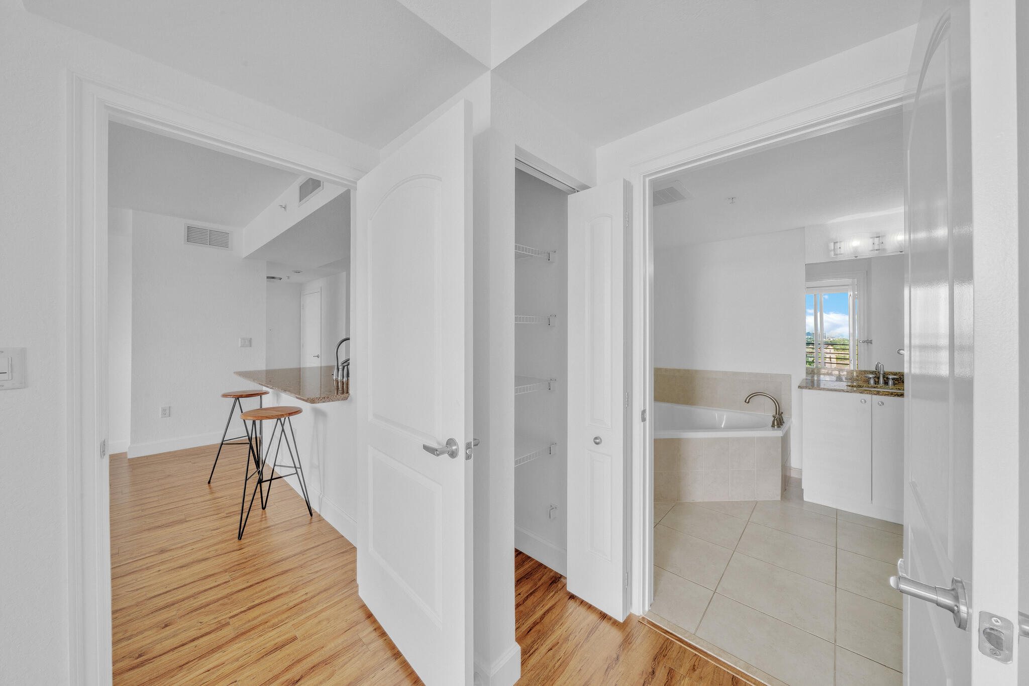 1830 RADIUS Drive 1009
