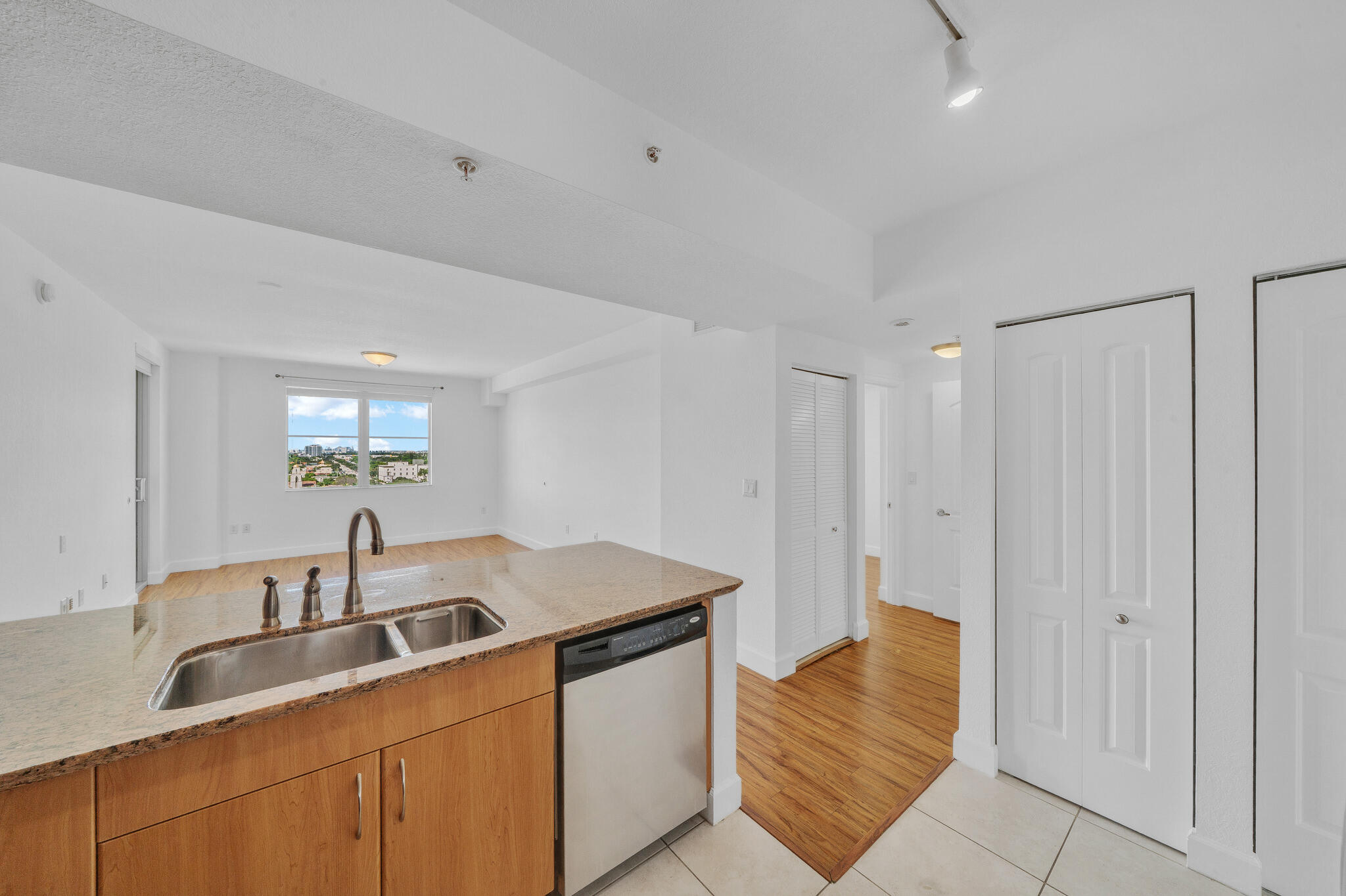 1830 RADIUS Drive 1009