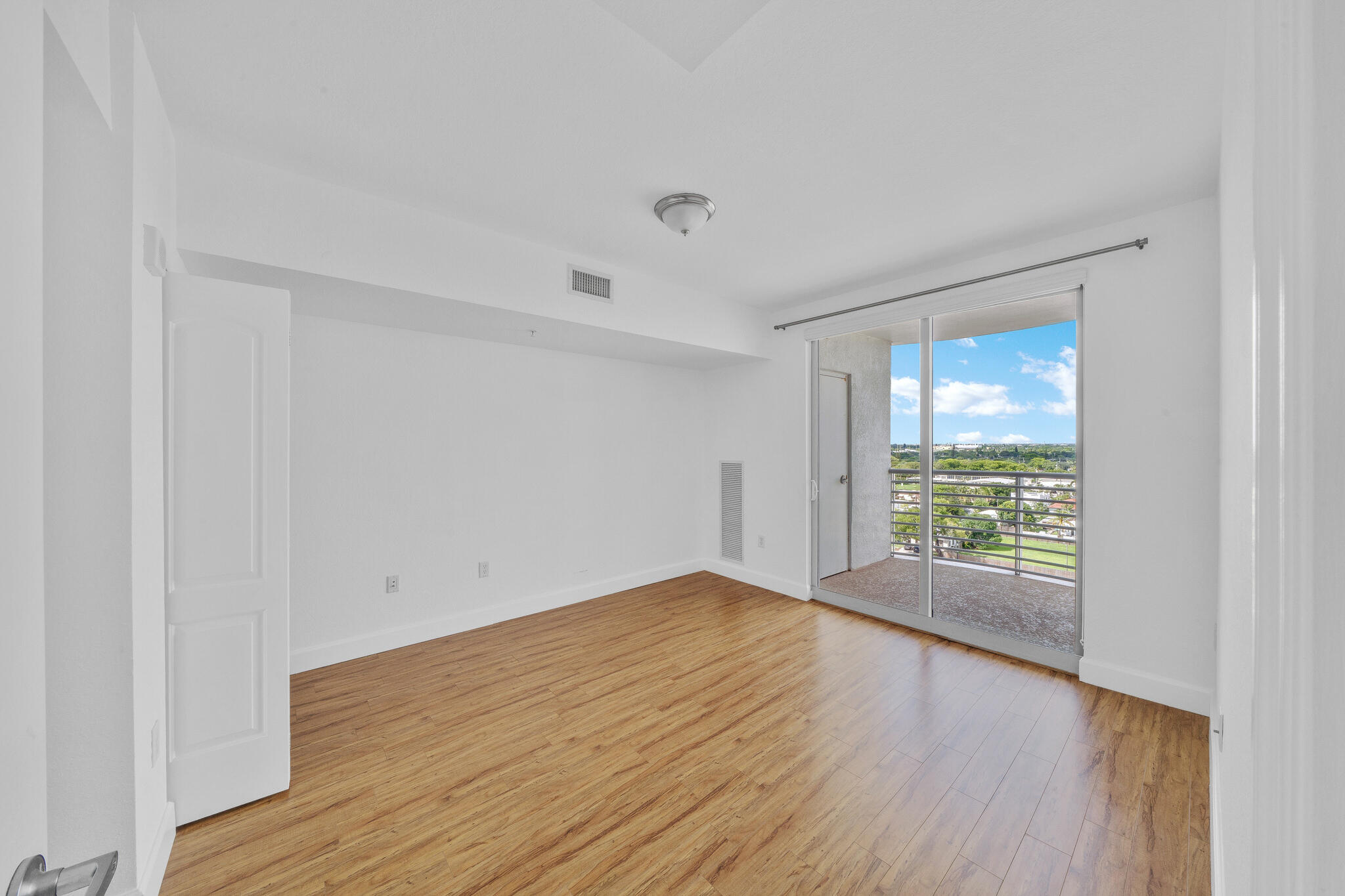 1830 RADIUS Drive 1009