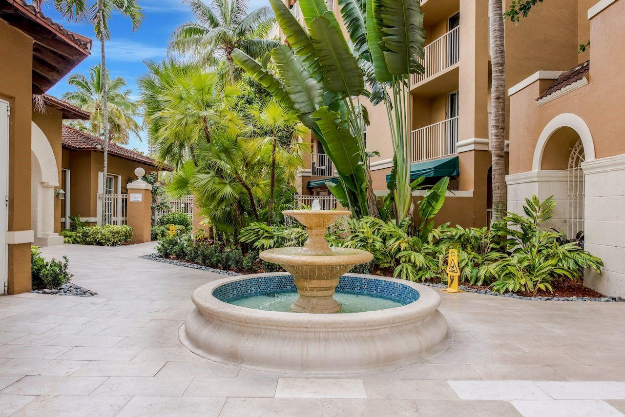 19501 E Country Club Dr 9507