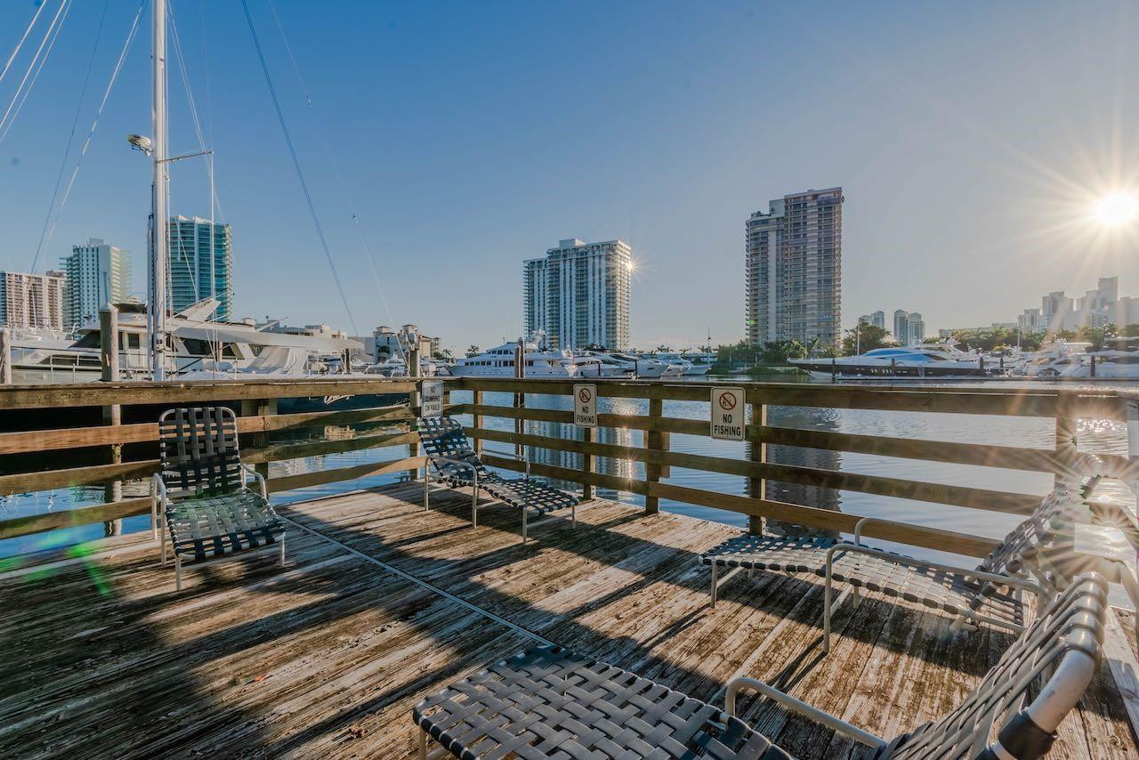 19501 E Country Club Dr 9507