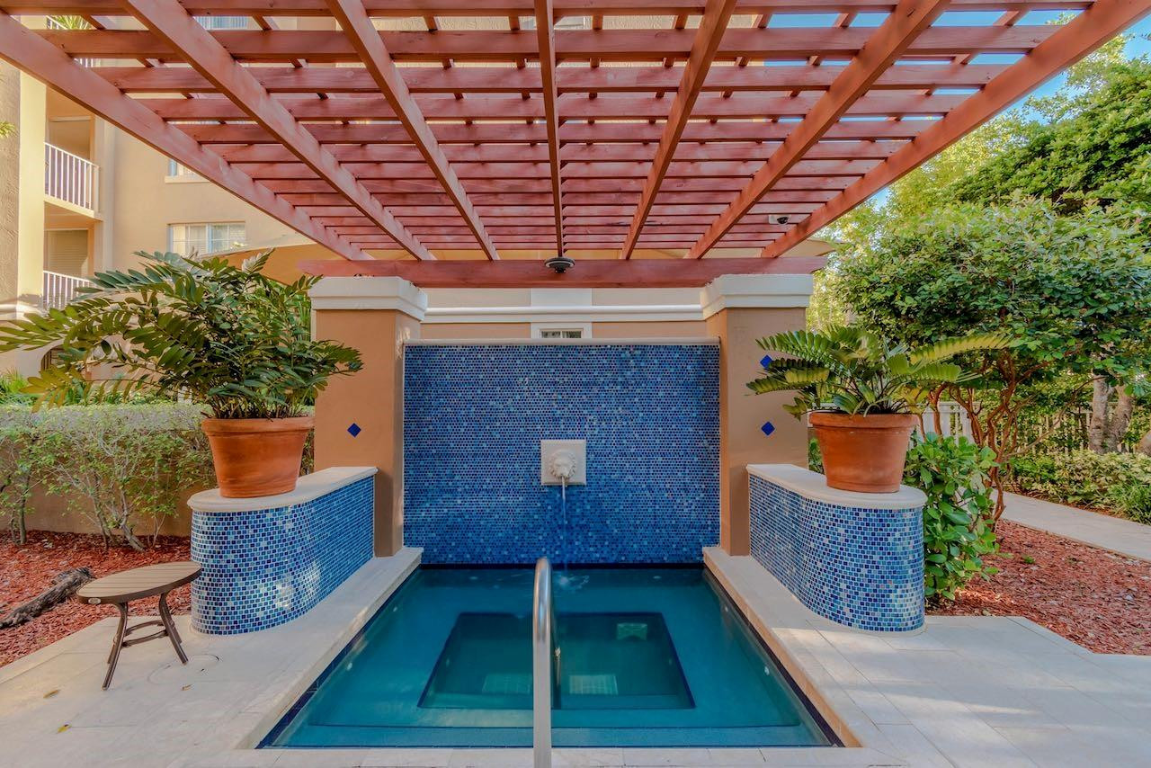 19501 E Country Club Dr 9507