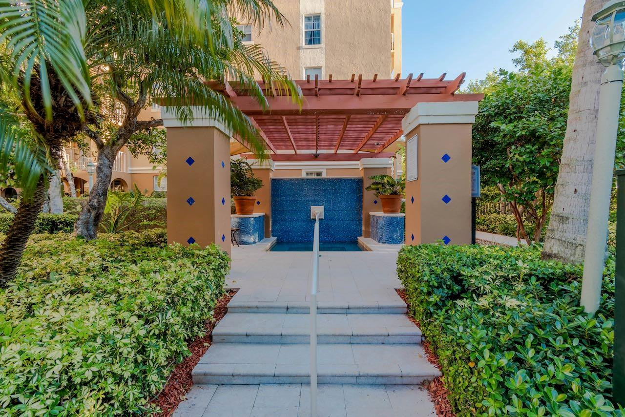 19501 E Country Club Dr 9507