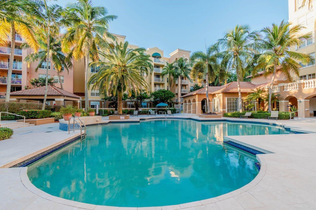 19501 E Country Club Dr 9507