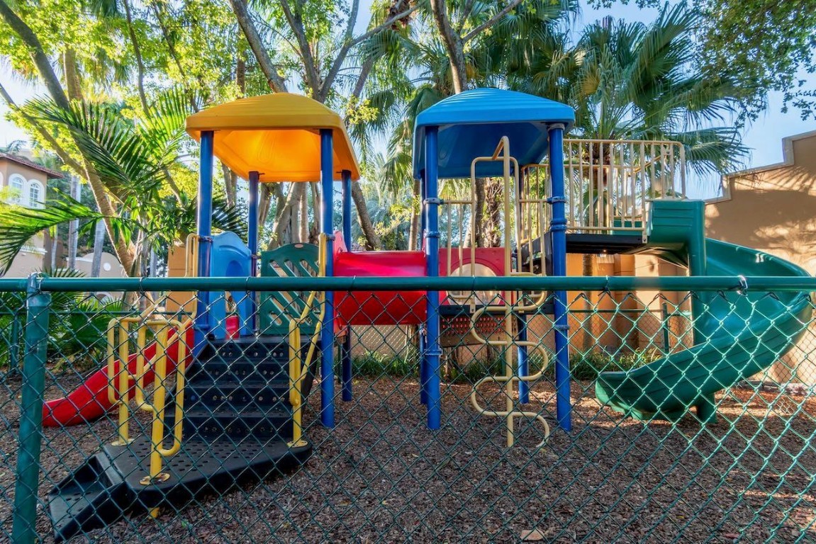 19501 E Country Club Dr 9507