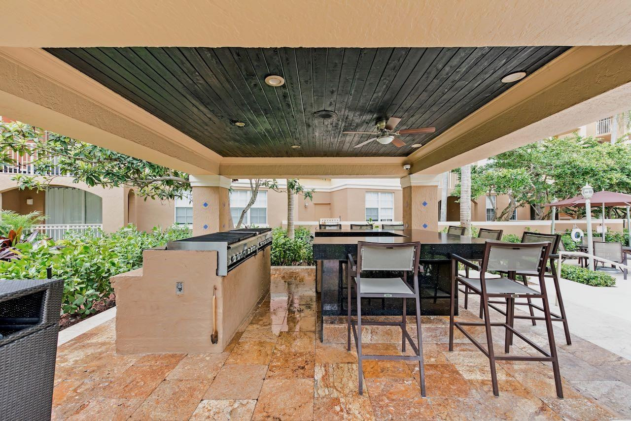19501 E Country Club Dr 9507