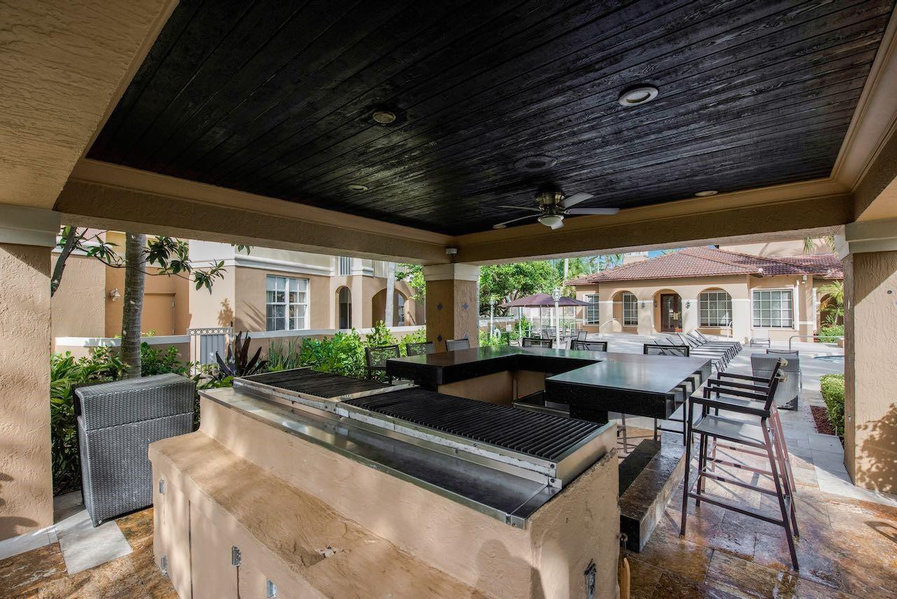 19501 E Country Club Dr 9507