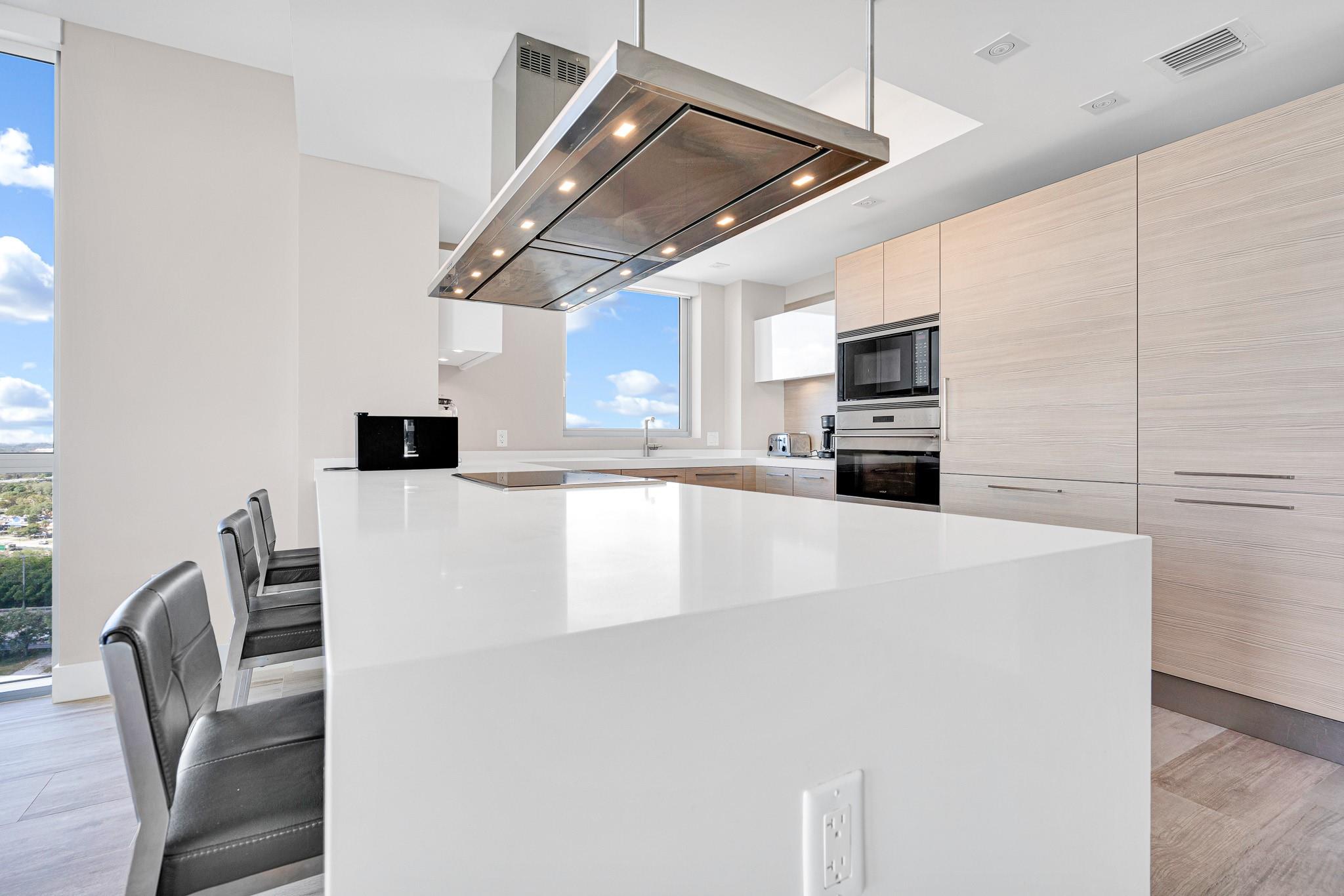 17111 Biscayne Blvd 1702