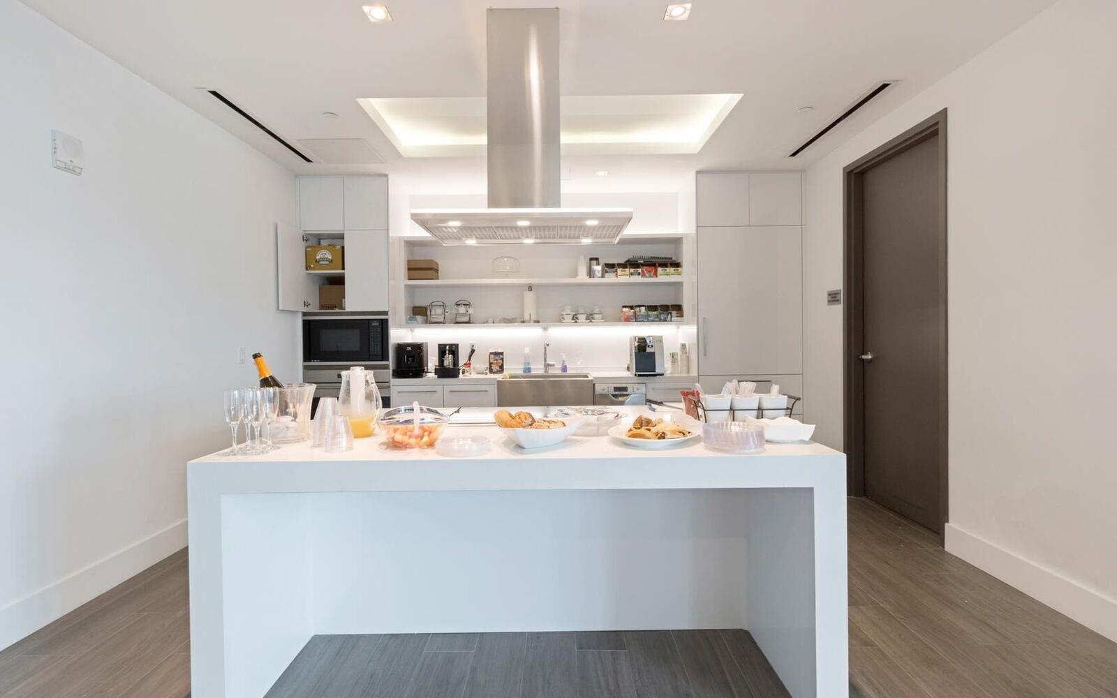 17111 Biscayne Blvd 1702