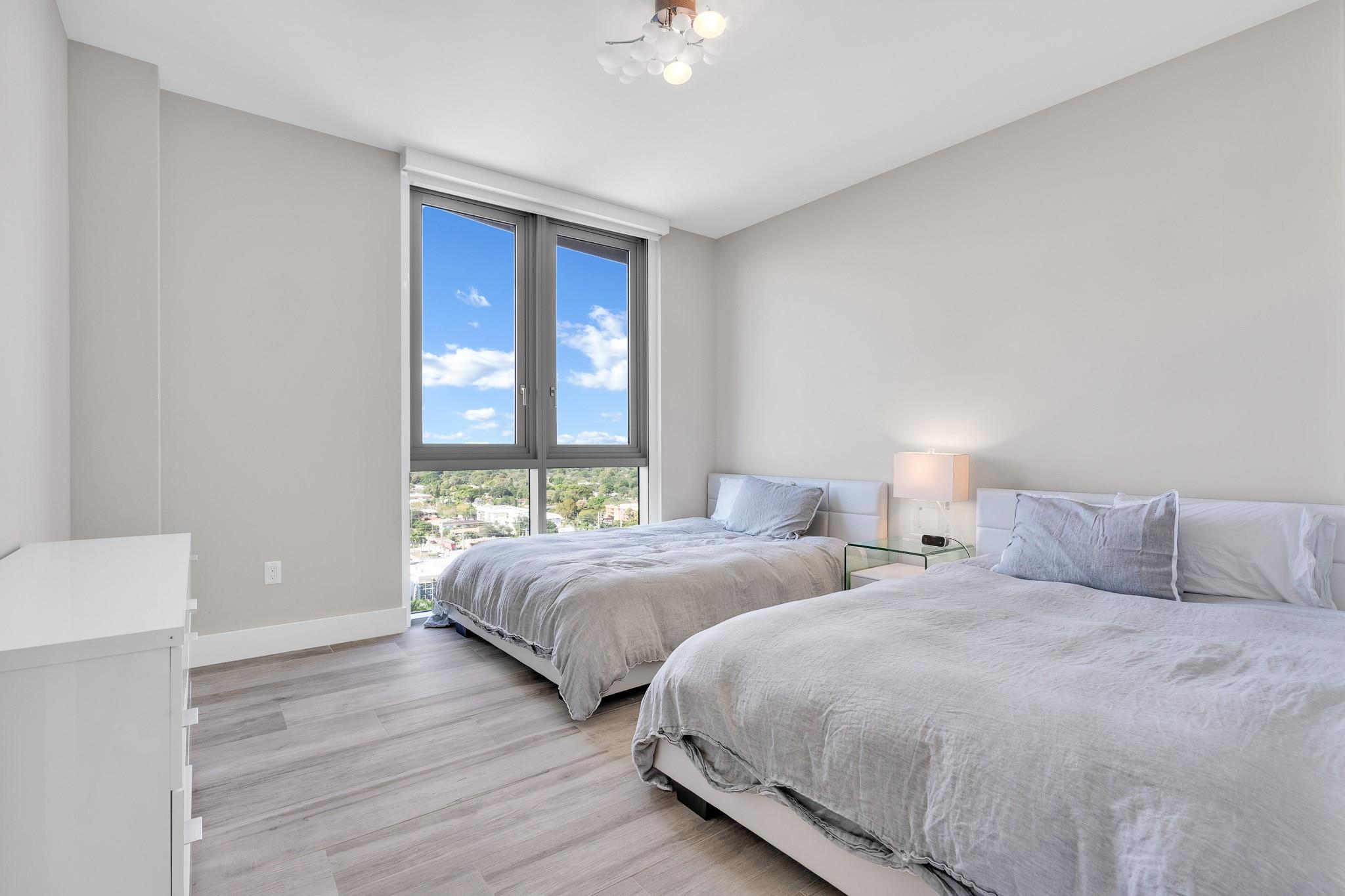 17111 Biscayne Blvd 1702