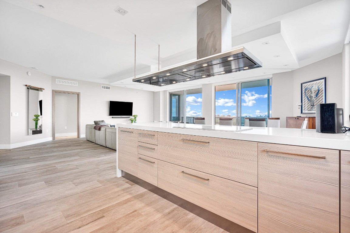 17111 Biscayne Blvd 1702