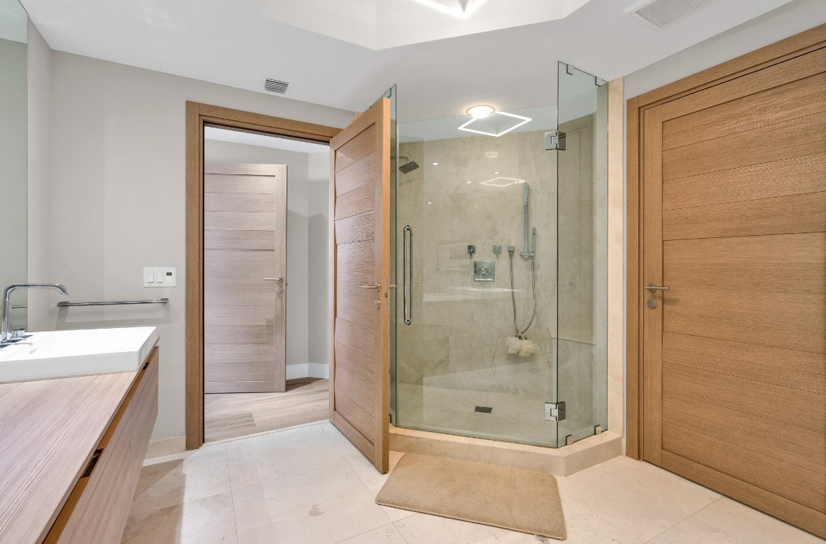 17111 Biscayne Blvd 1702