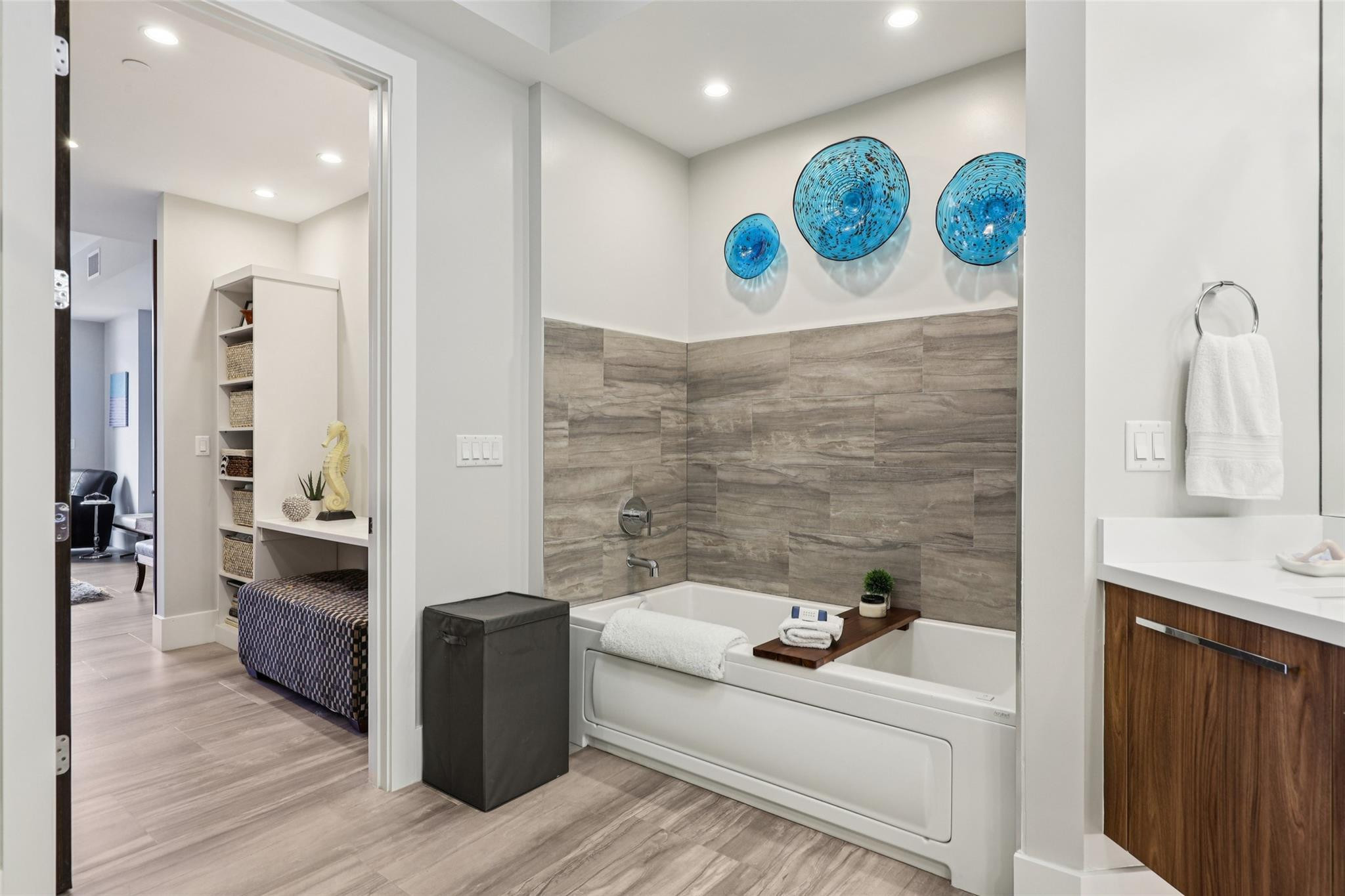 161 Isle Of Venice Drive 303