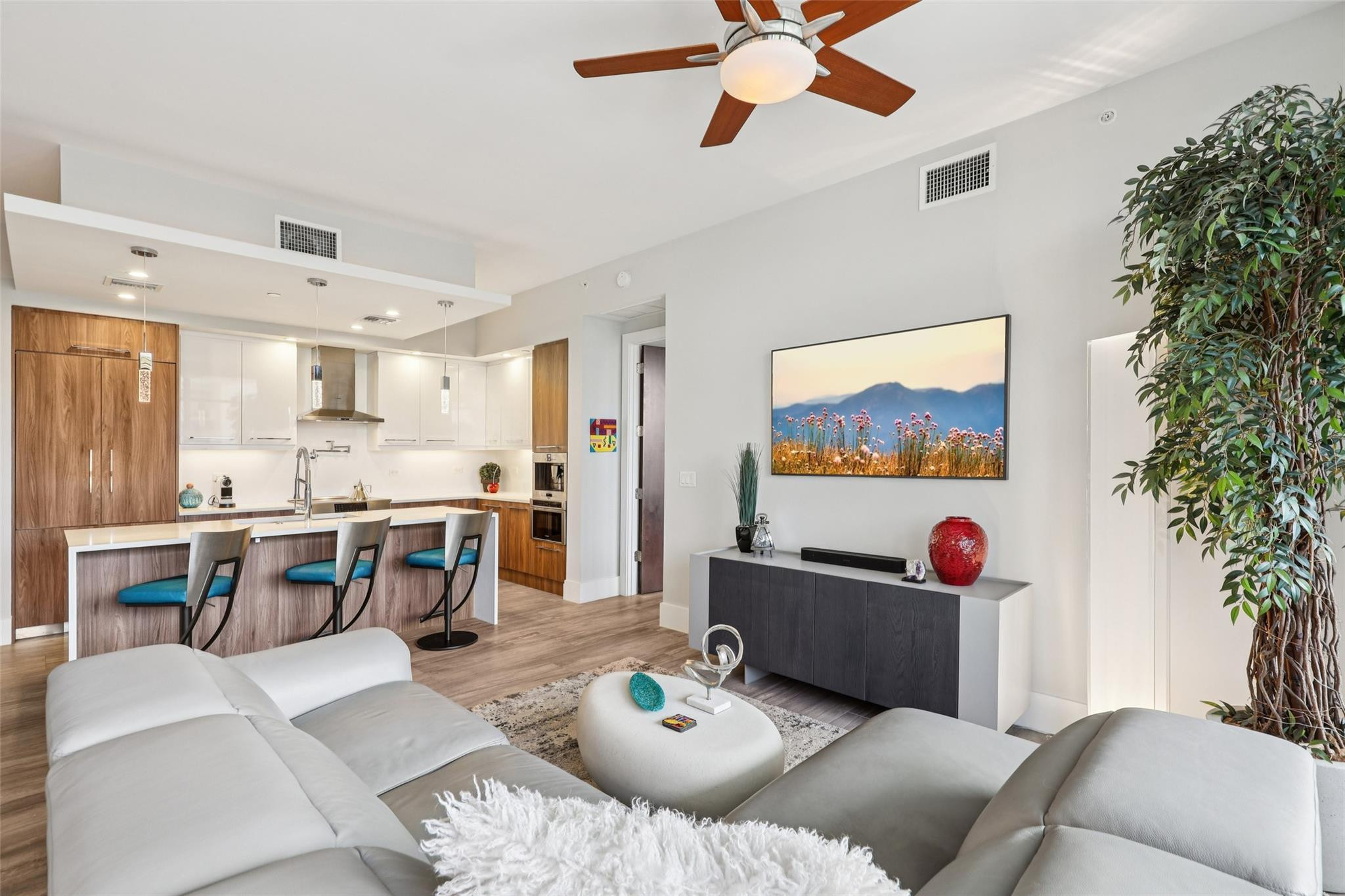 161 Isle Of Venice Drive 303