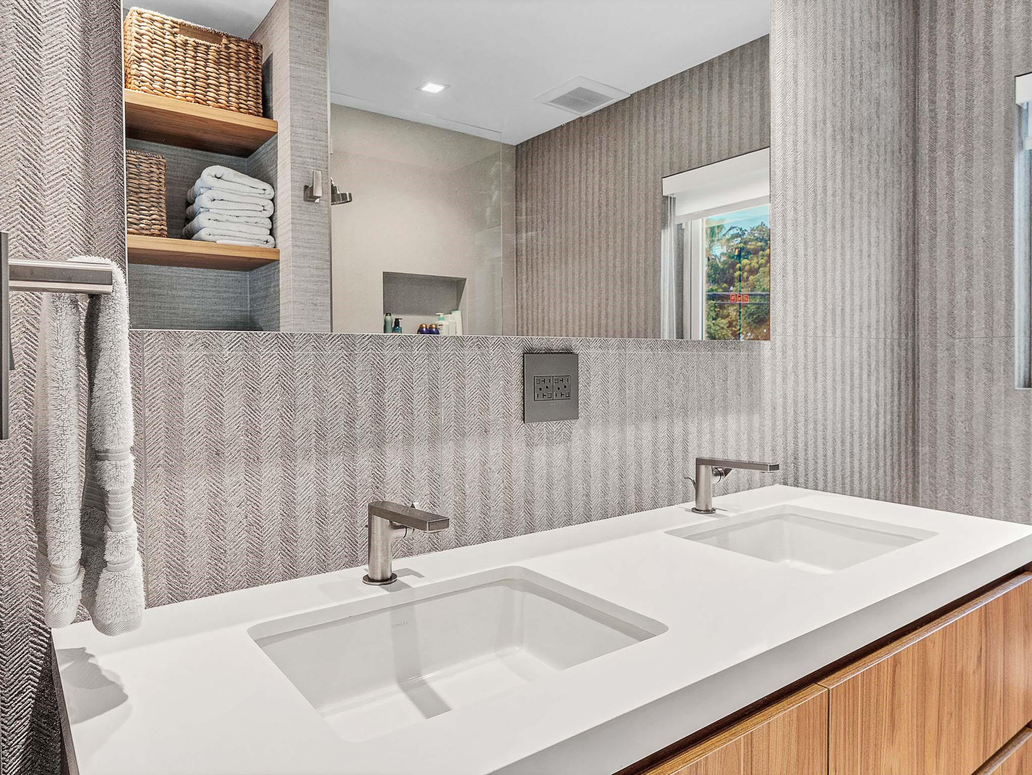 715 N Victoria Park Road