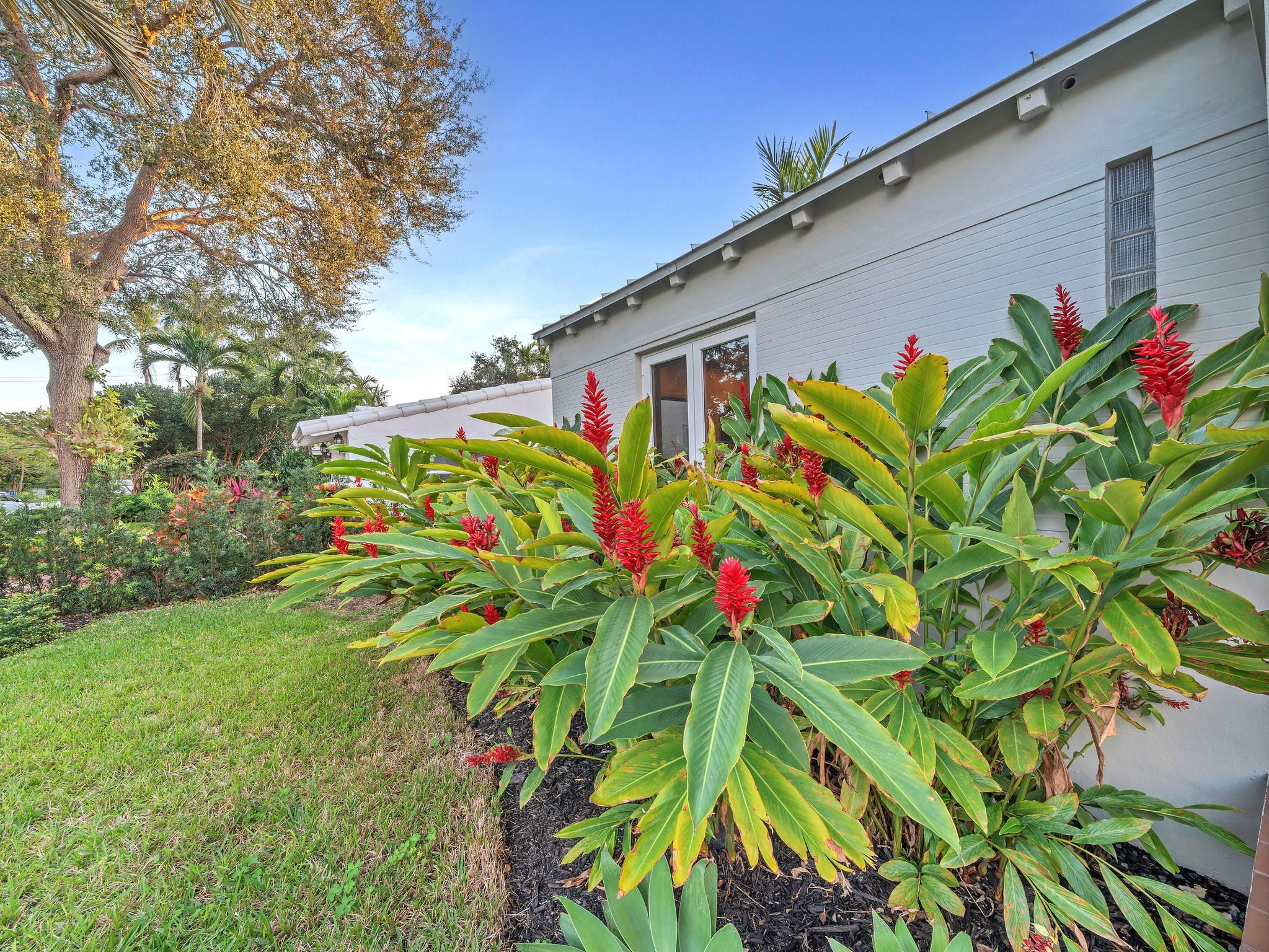 715 N Victoria Park Road