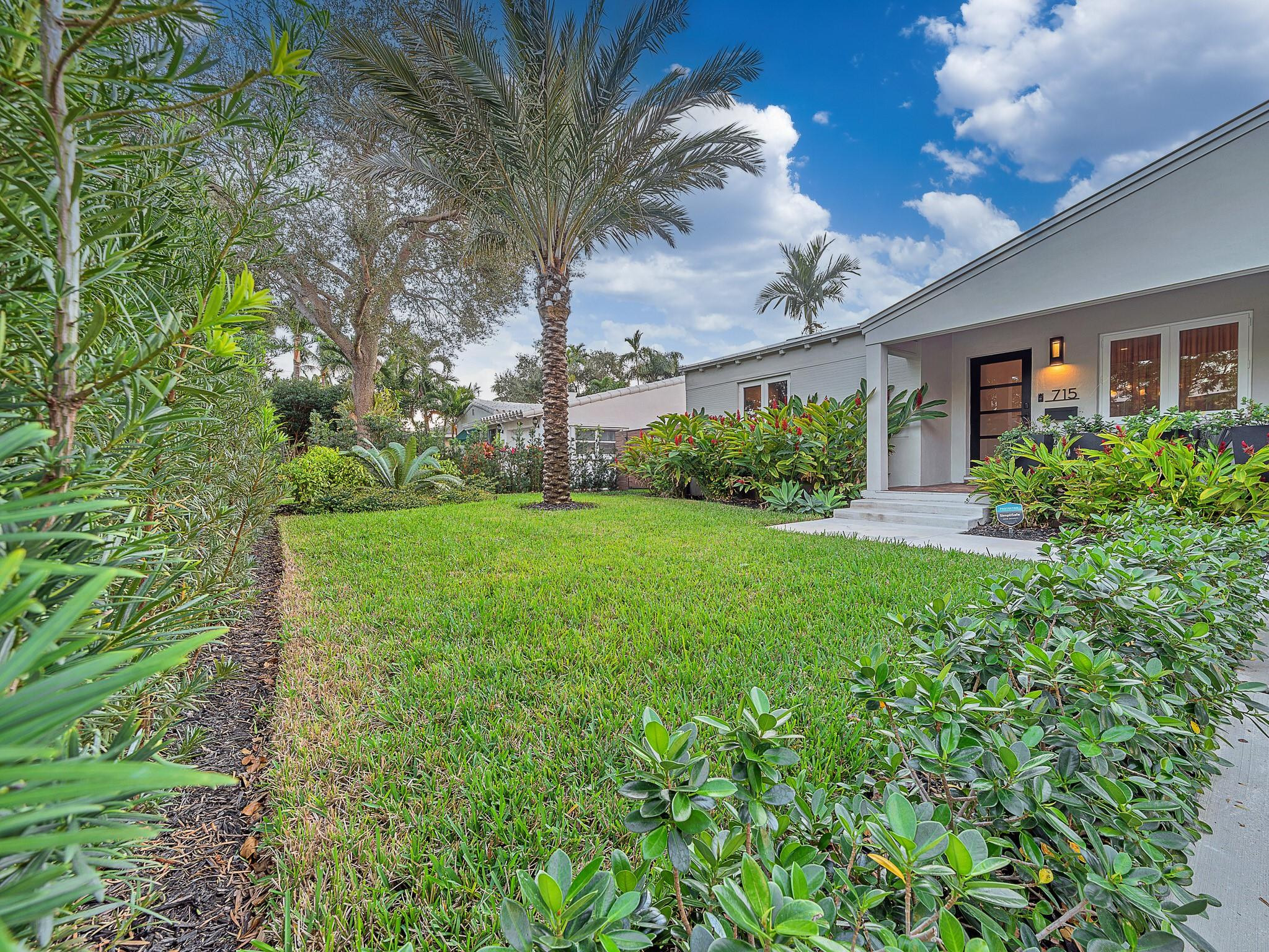 715 N Victoria Park Road