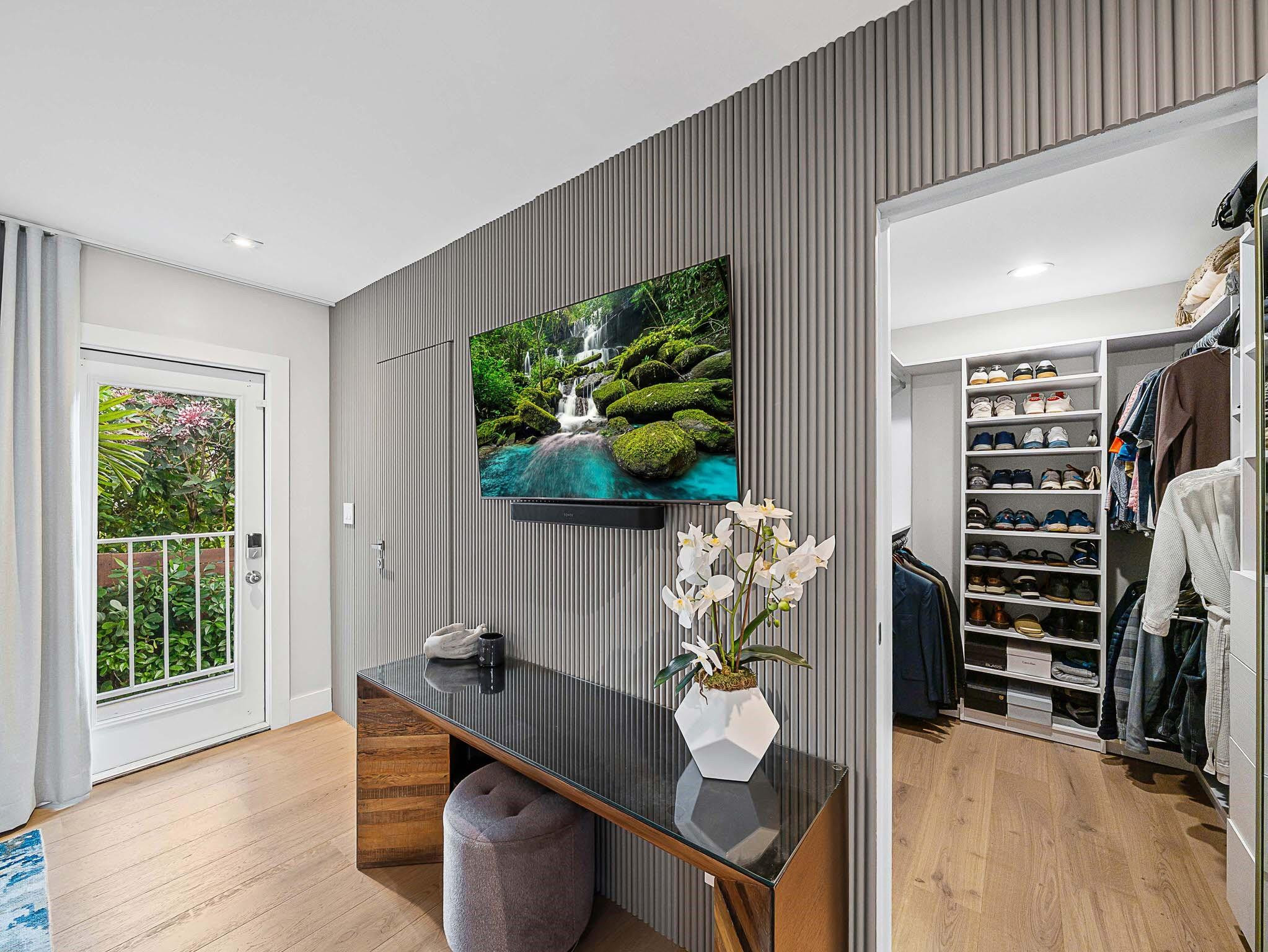 715 N Victoria Park Road