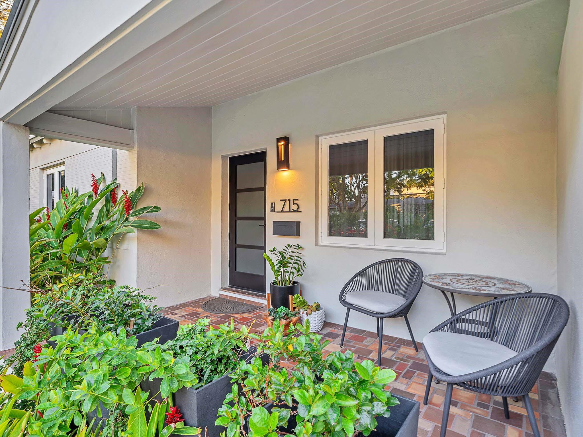 715 N Victoria Park Road