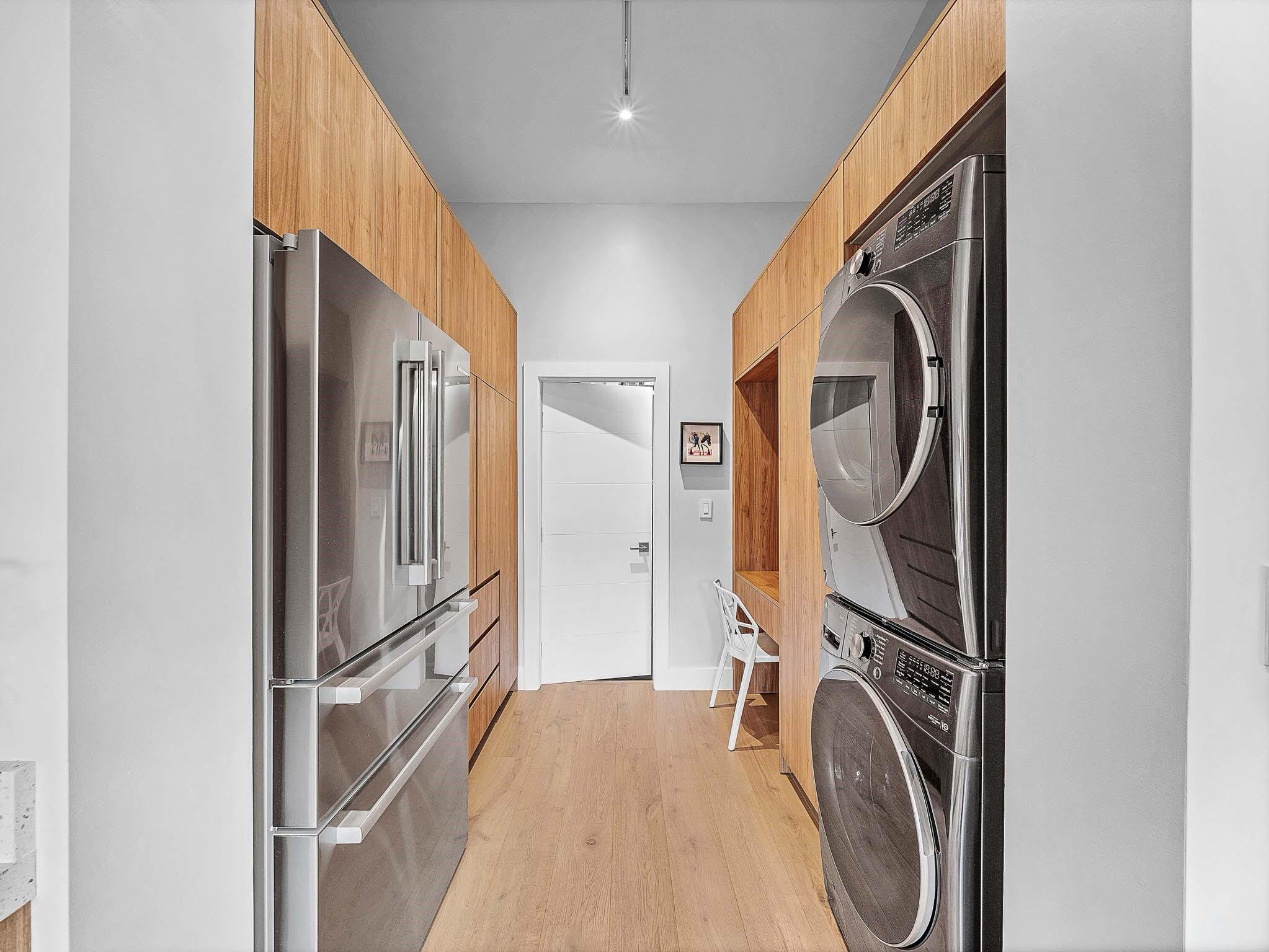 715 N Victoria Park Road