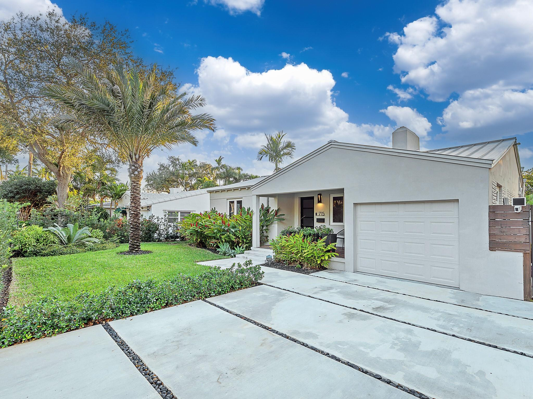 715 N Victoria Park Road