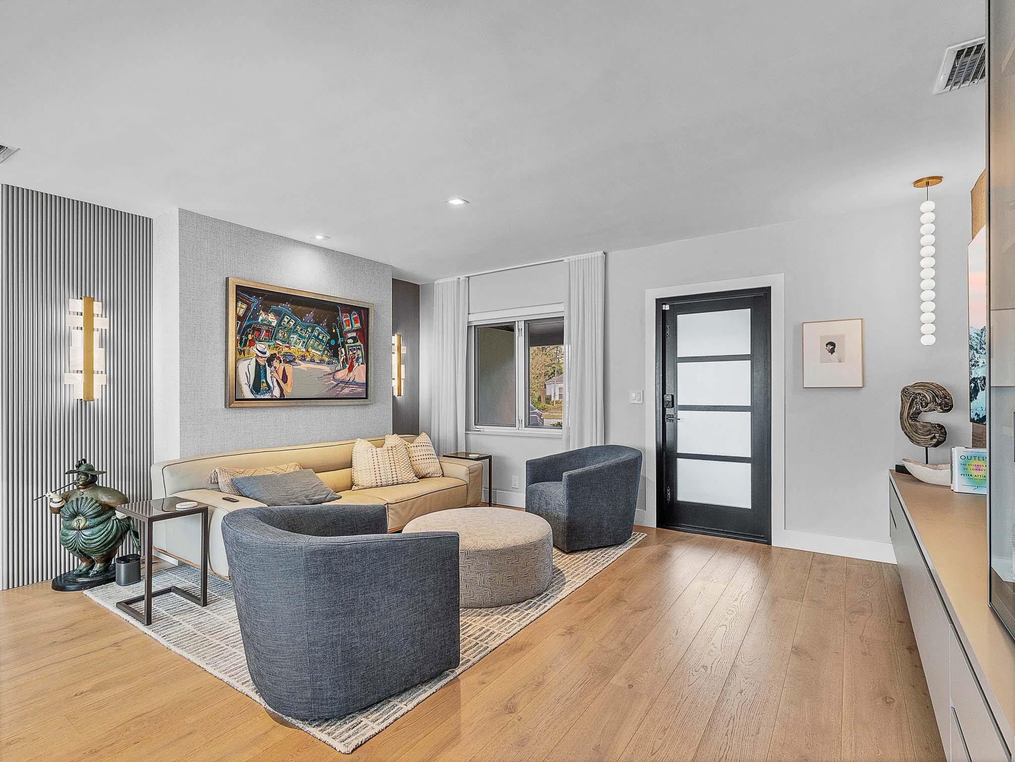 715 N Victoria Park Road