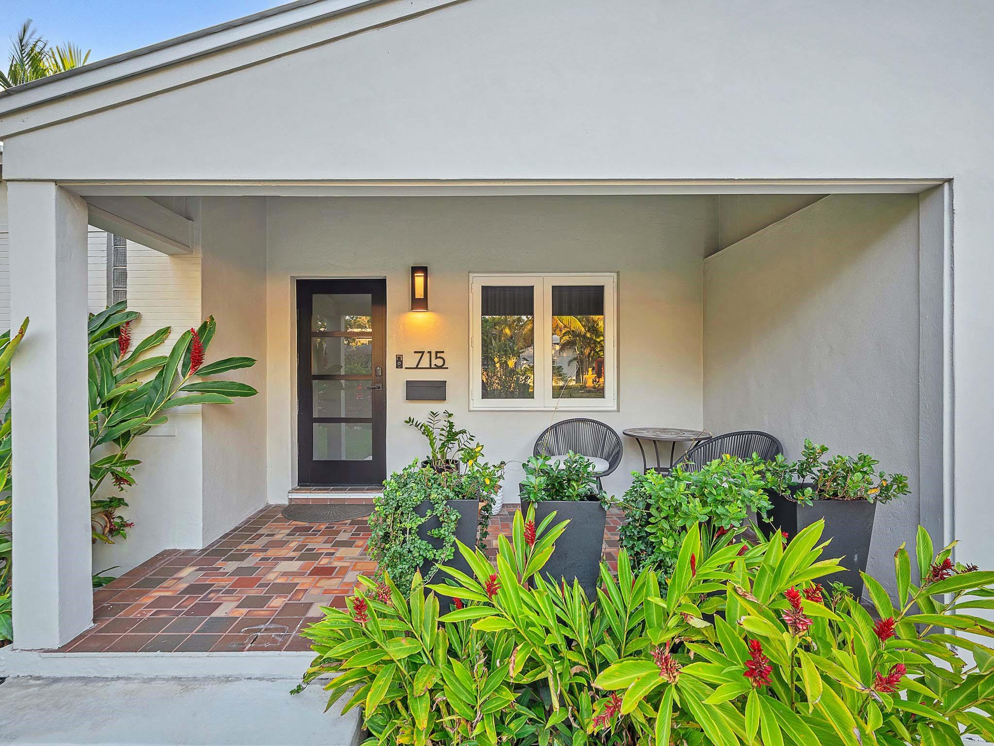 715 N Victoria Park Road