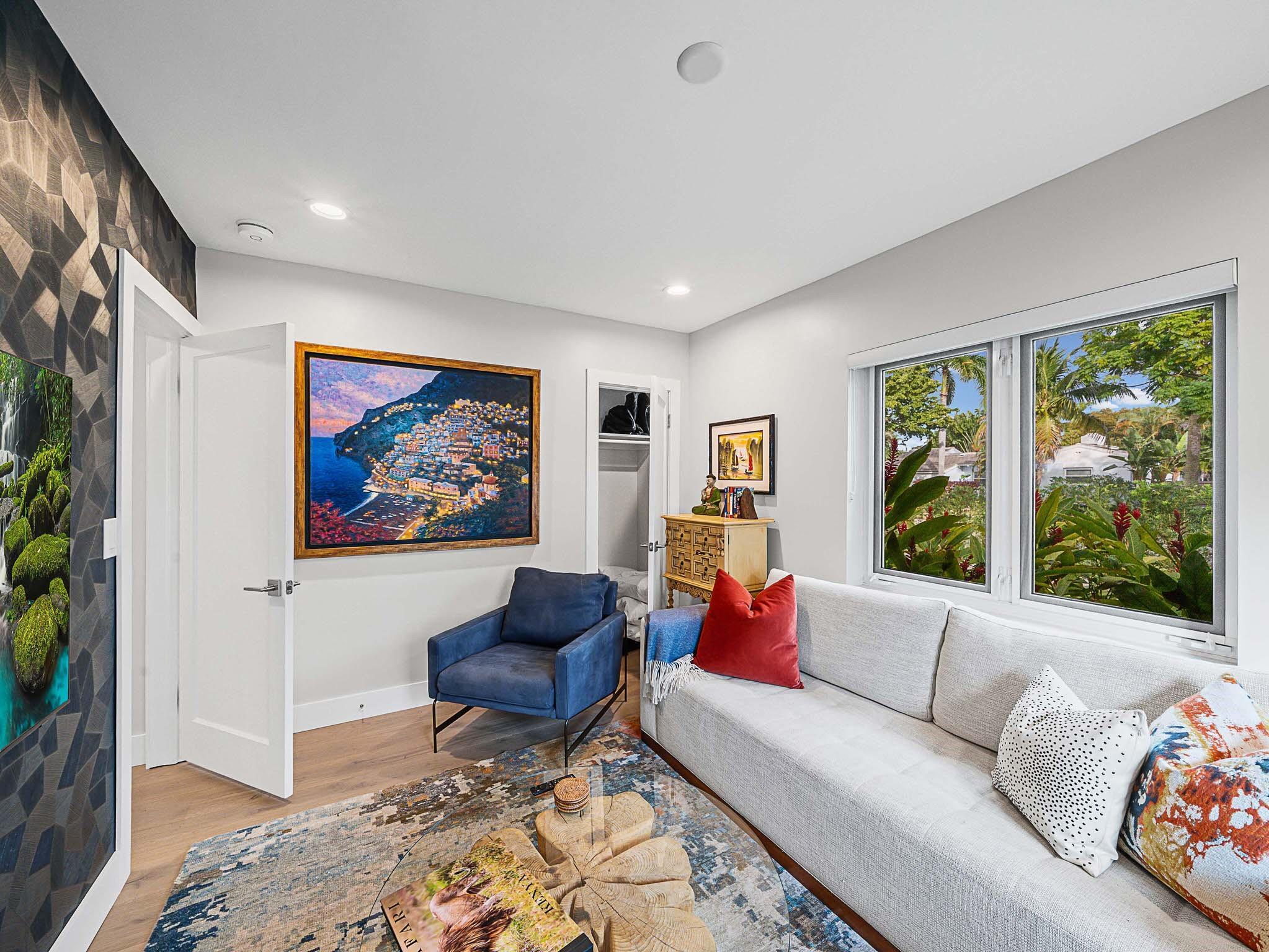 715 N Victoria Park Road