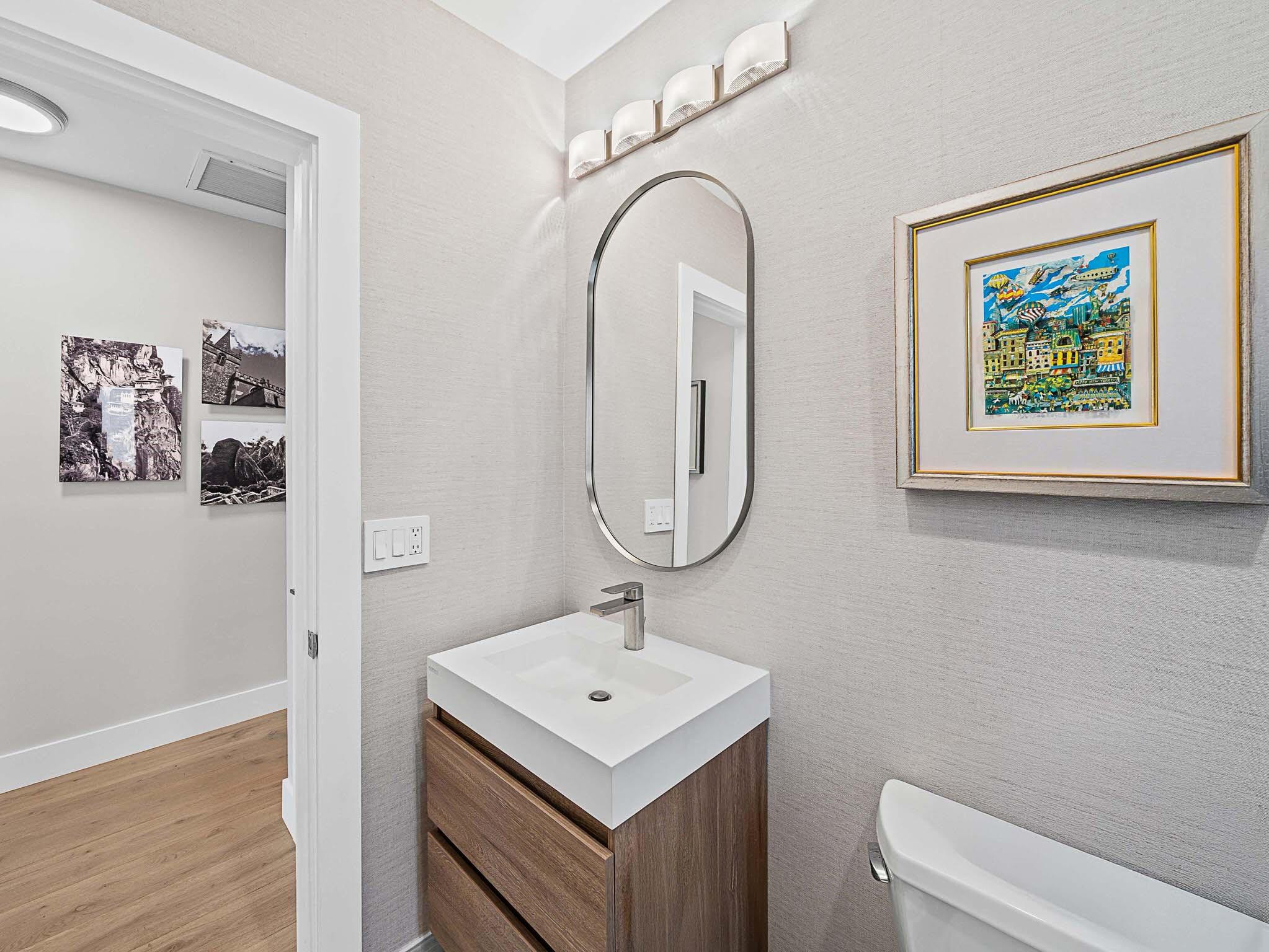 715 N Victoria Park Road