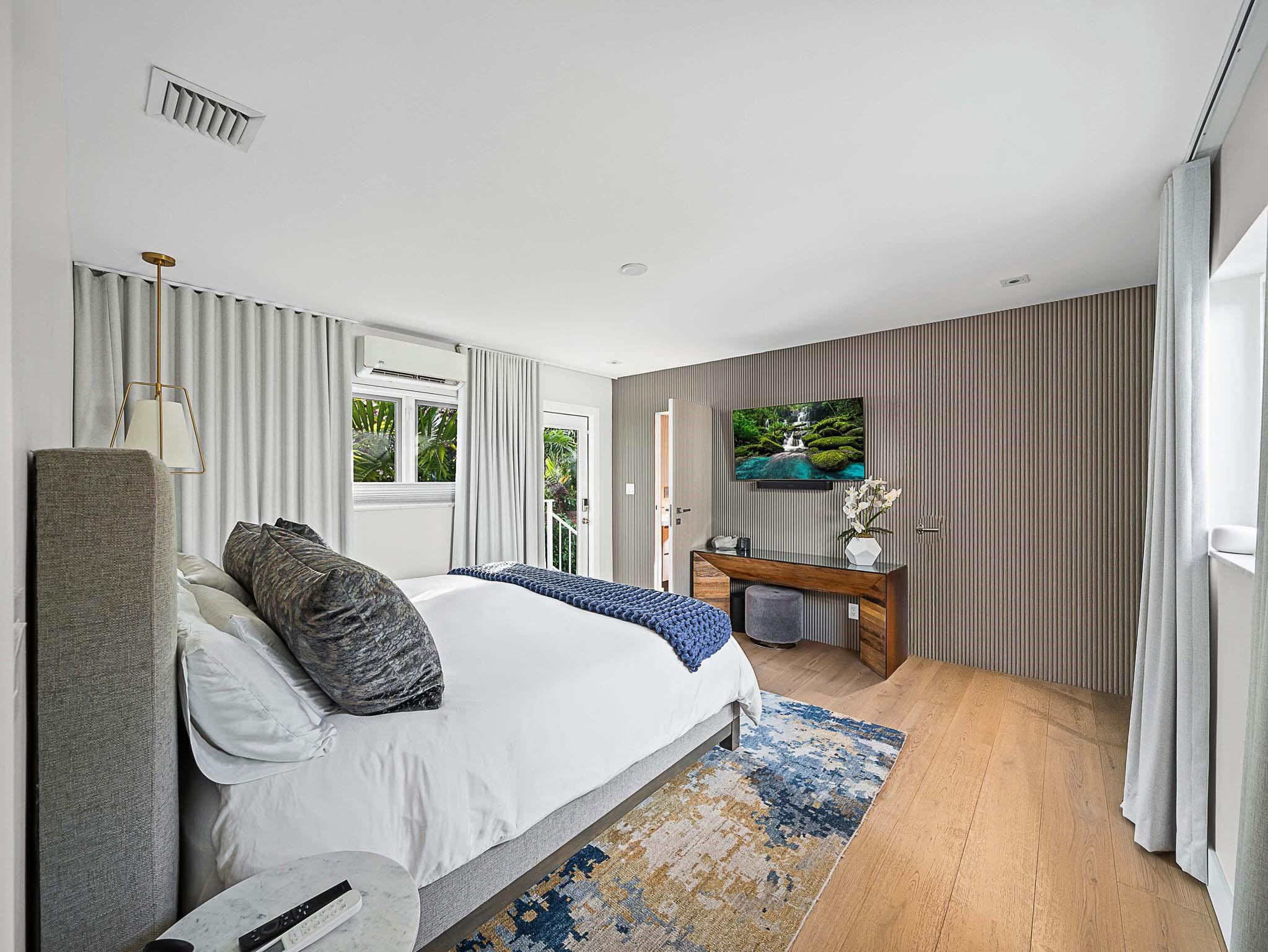 715 N Victoria Park Road