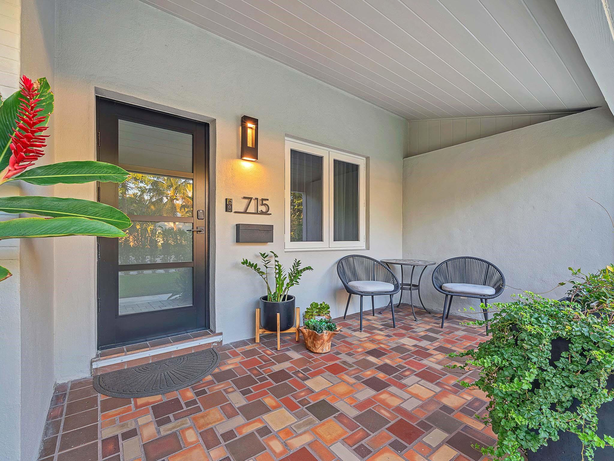 715 N Victoria Park Road