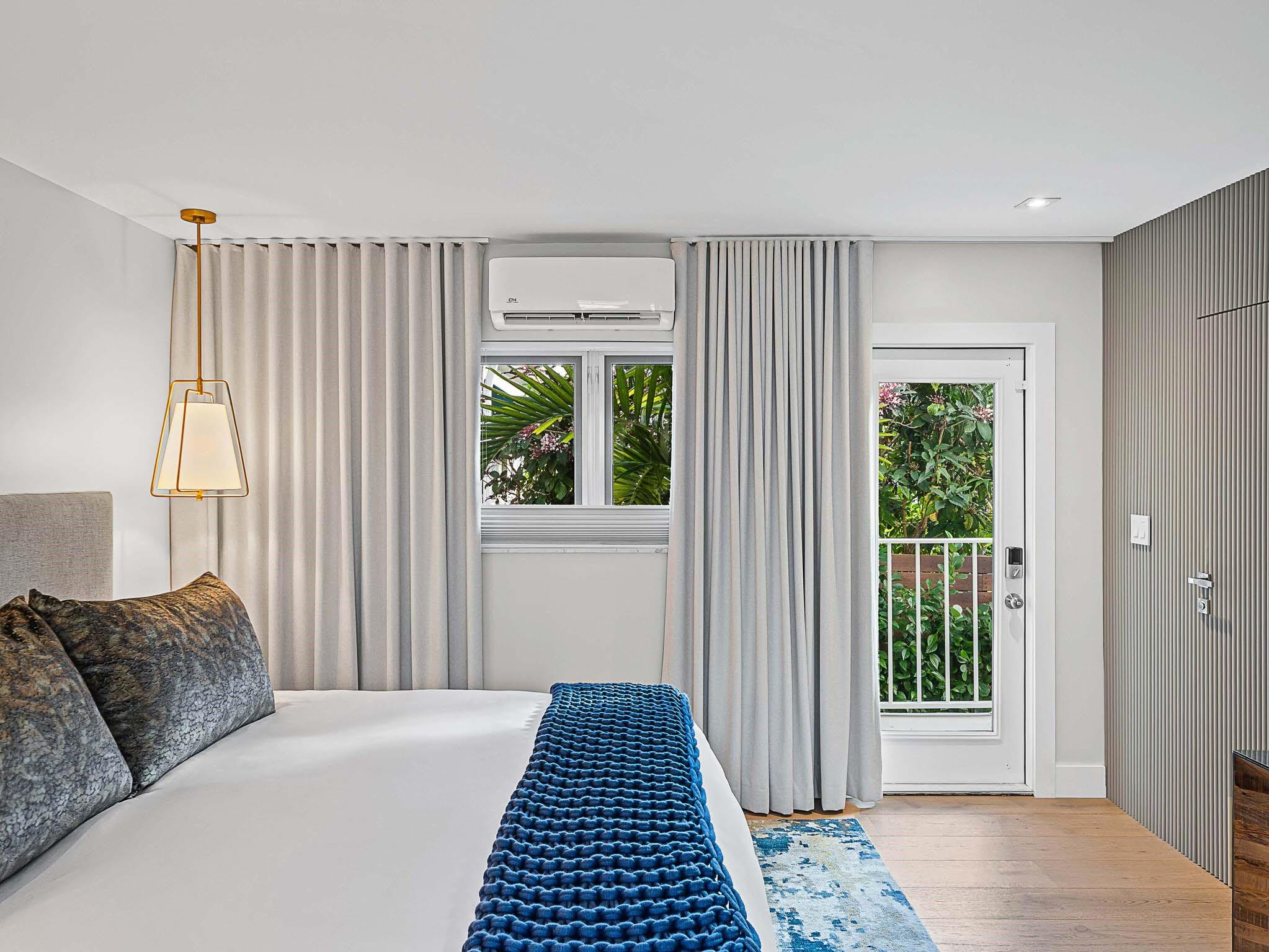 715 N Victoria Park Road