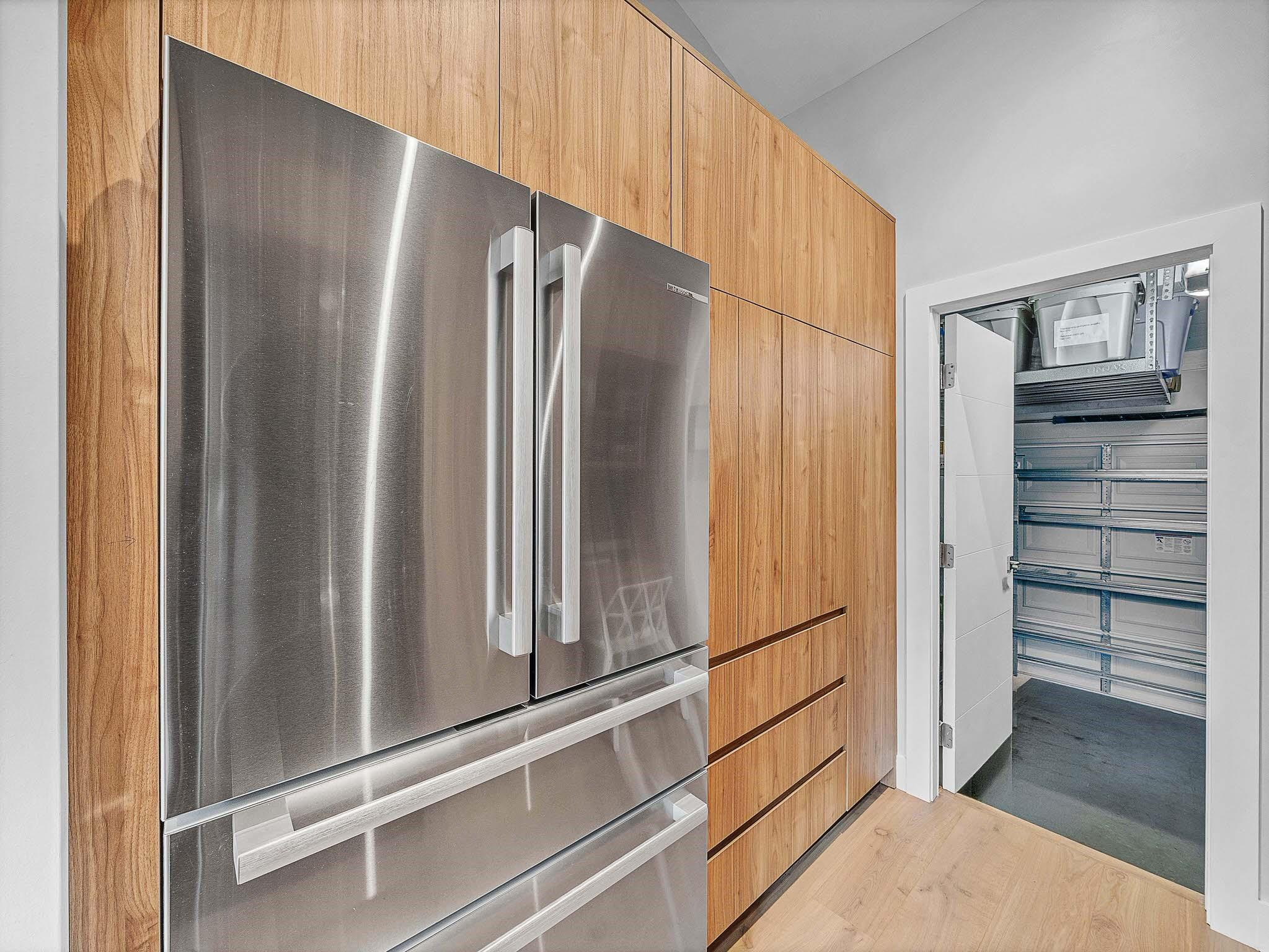 715 N Victoria Park Road