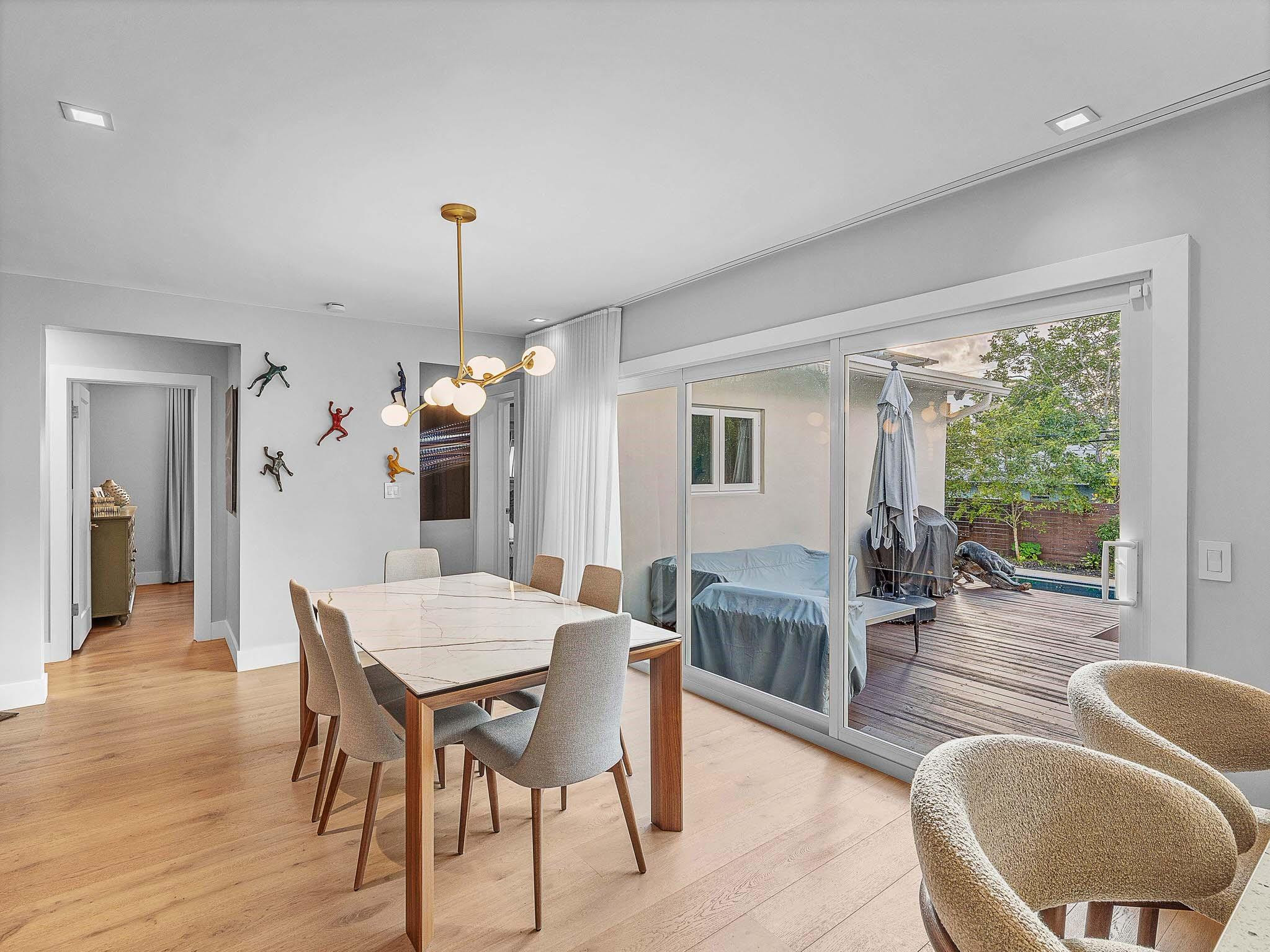 715 N Victoria Park Road