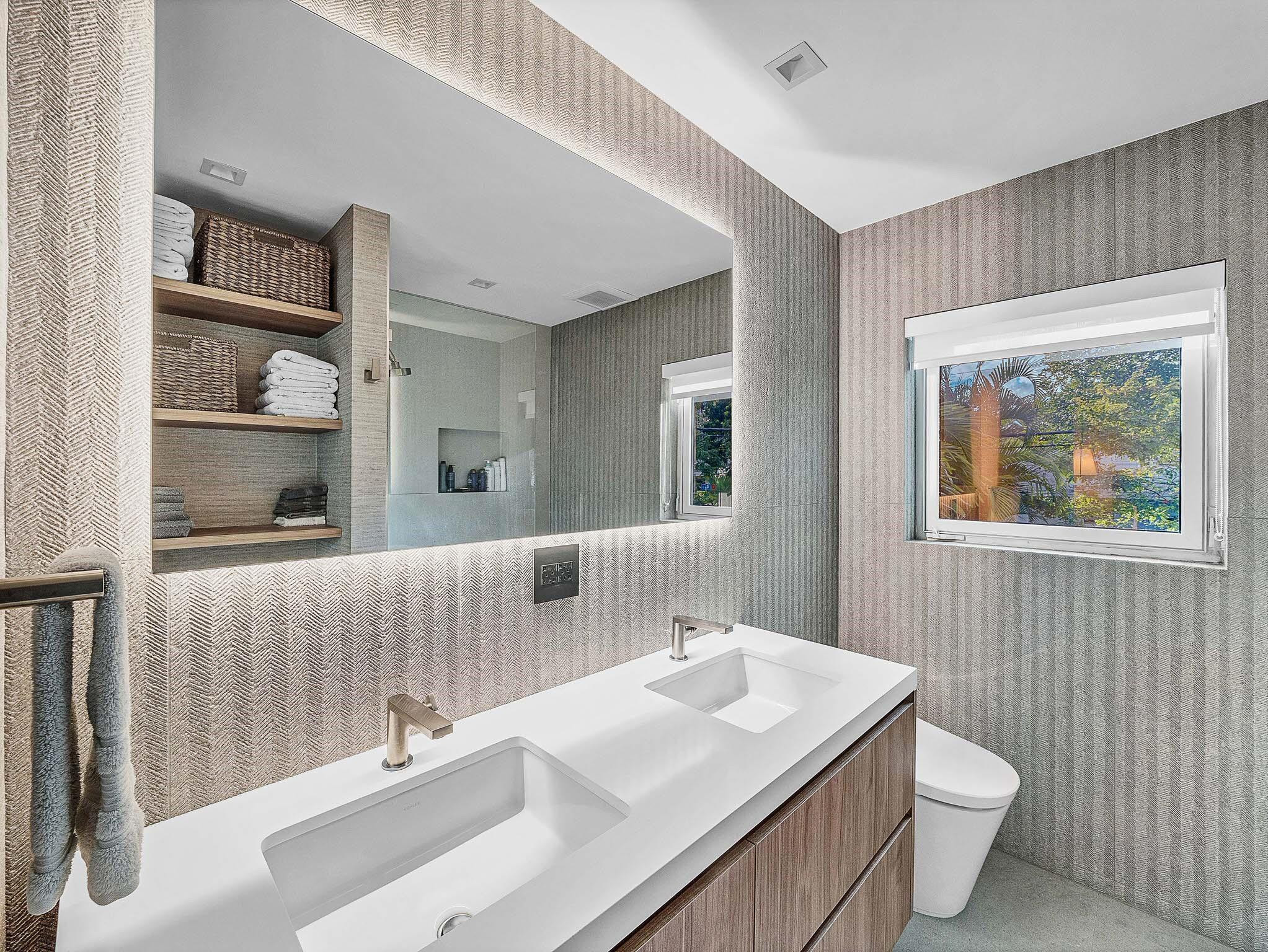 715 N Victoria Park Road