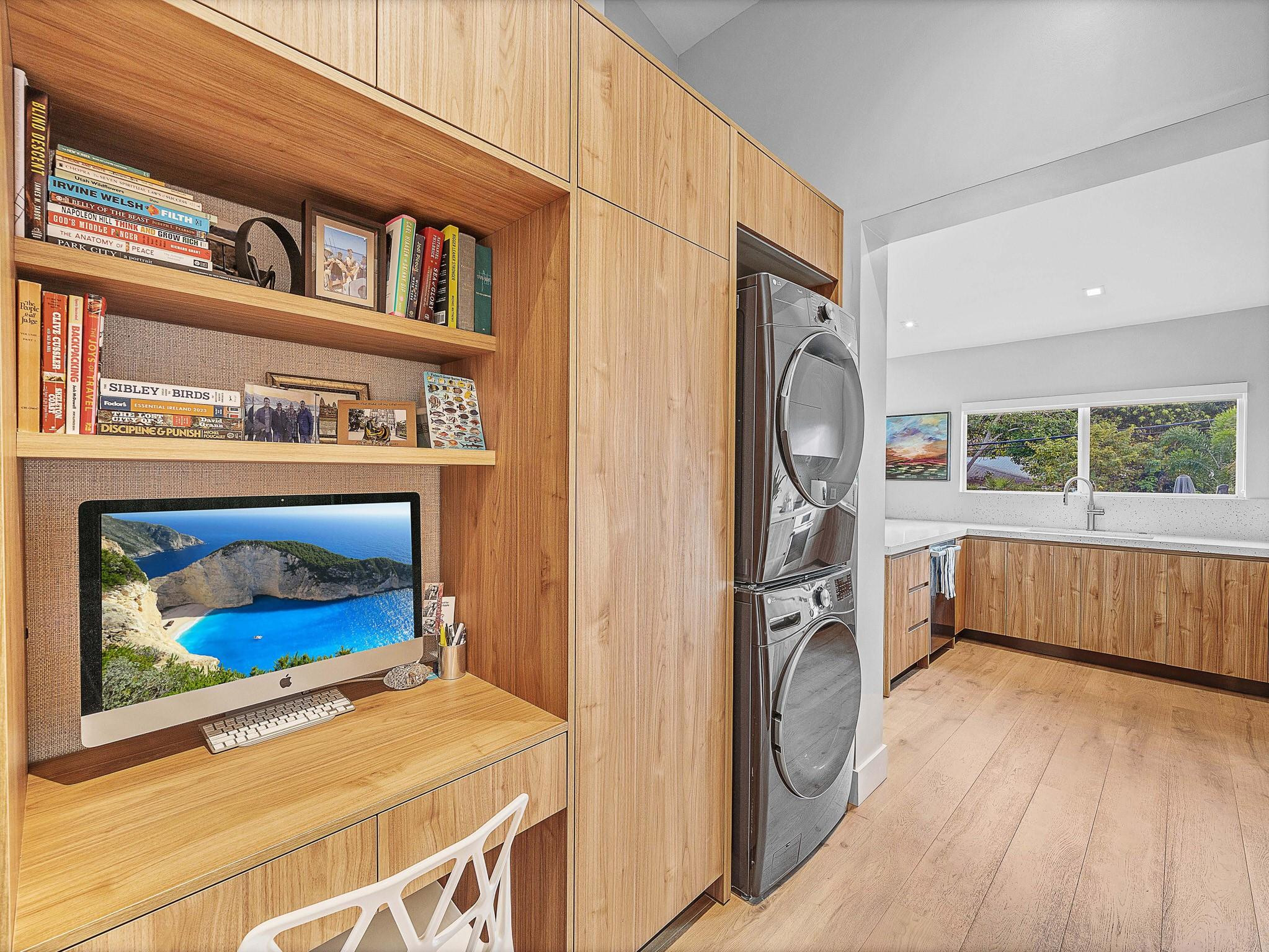 715 N Victoria Park Road