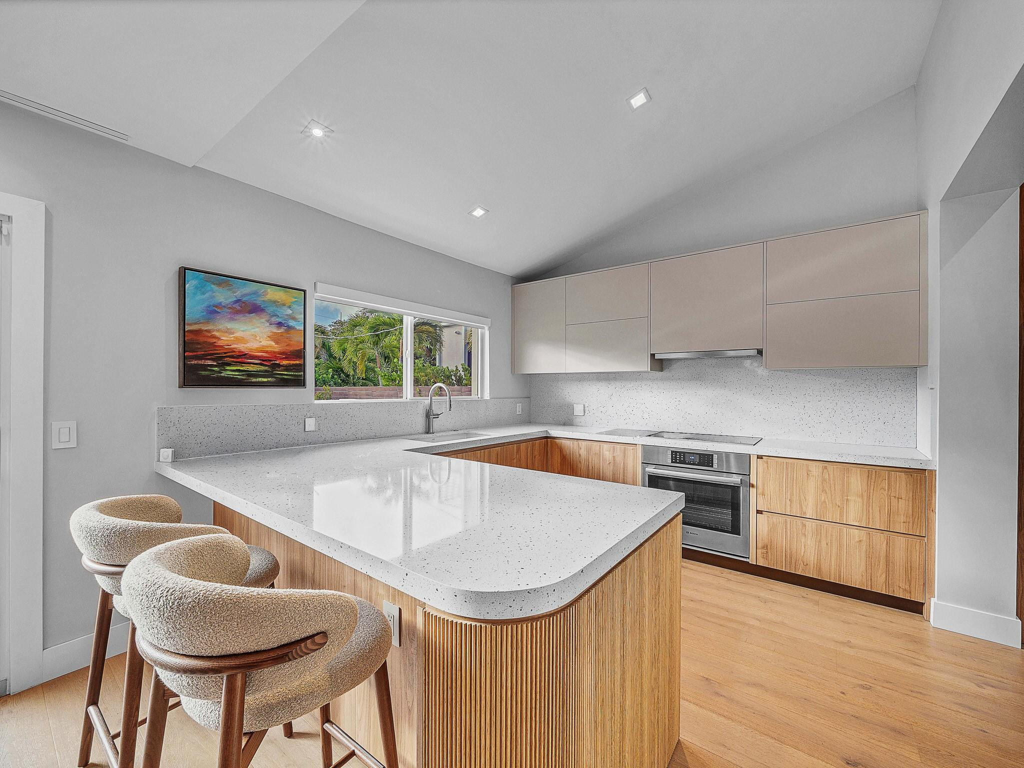 715 N Victoria Park Road