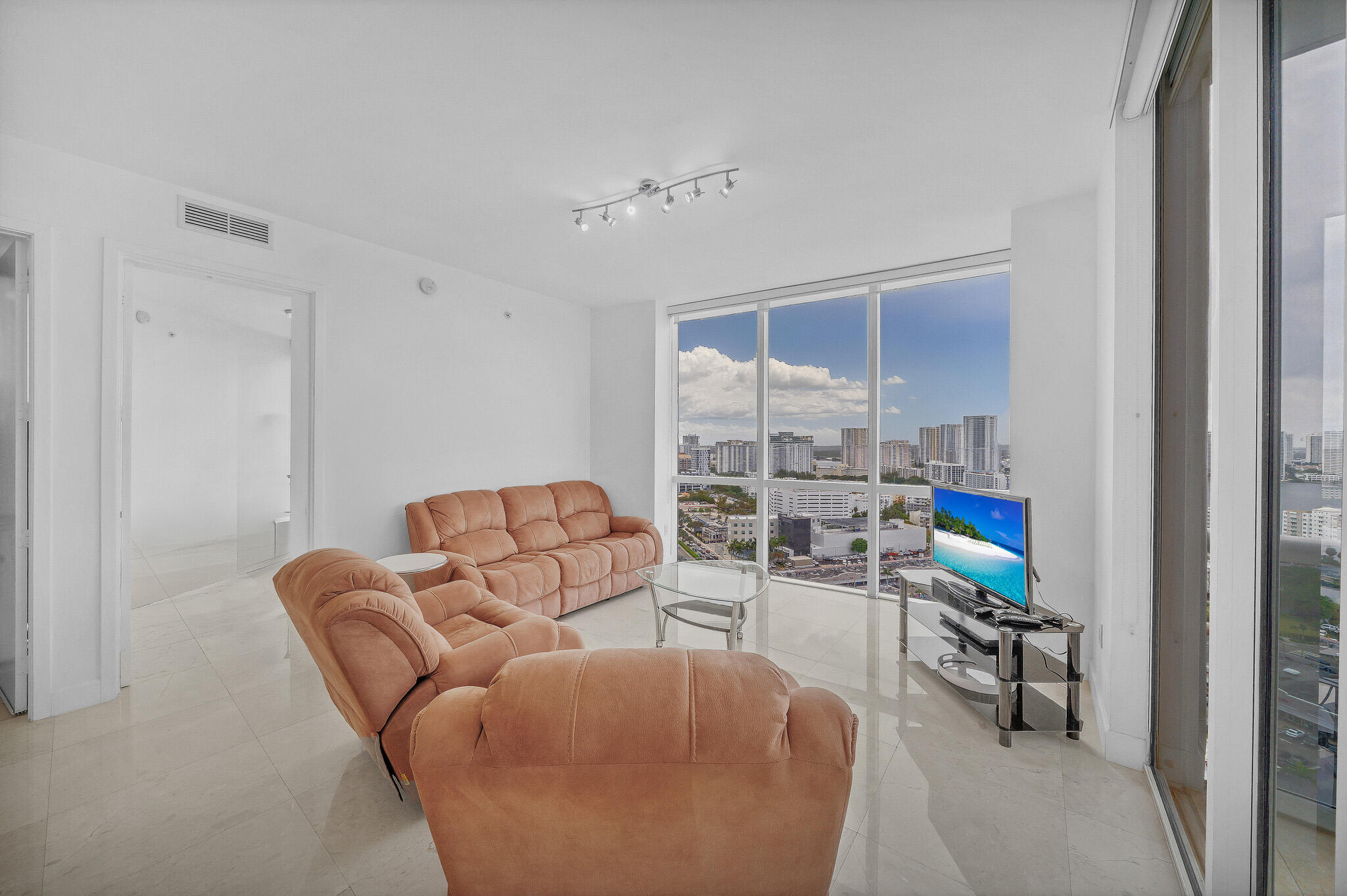 18201 Collins Avenue 3301A