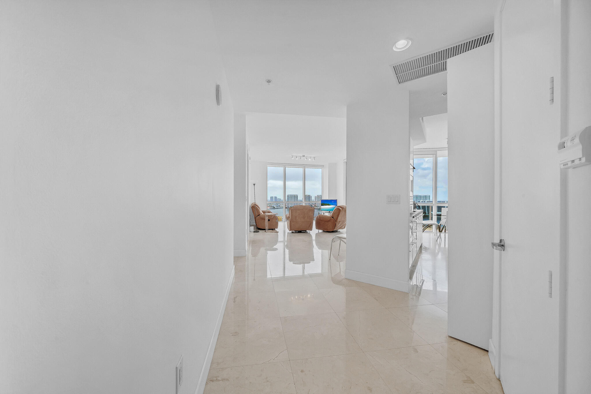 18201 Collins Avenue 3301A