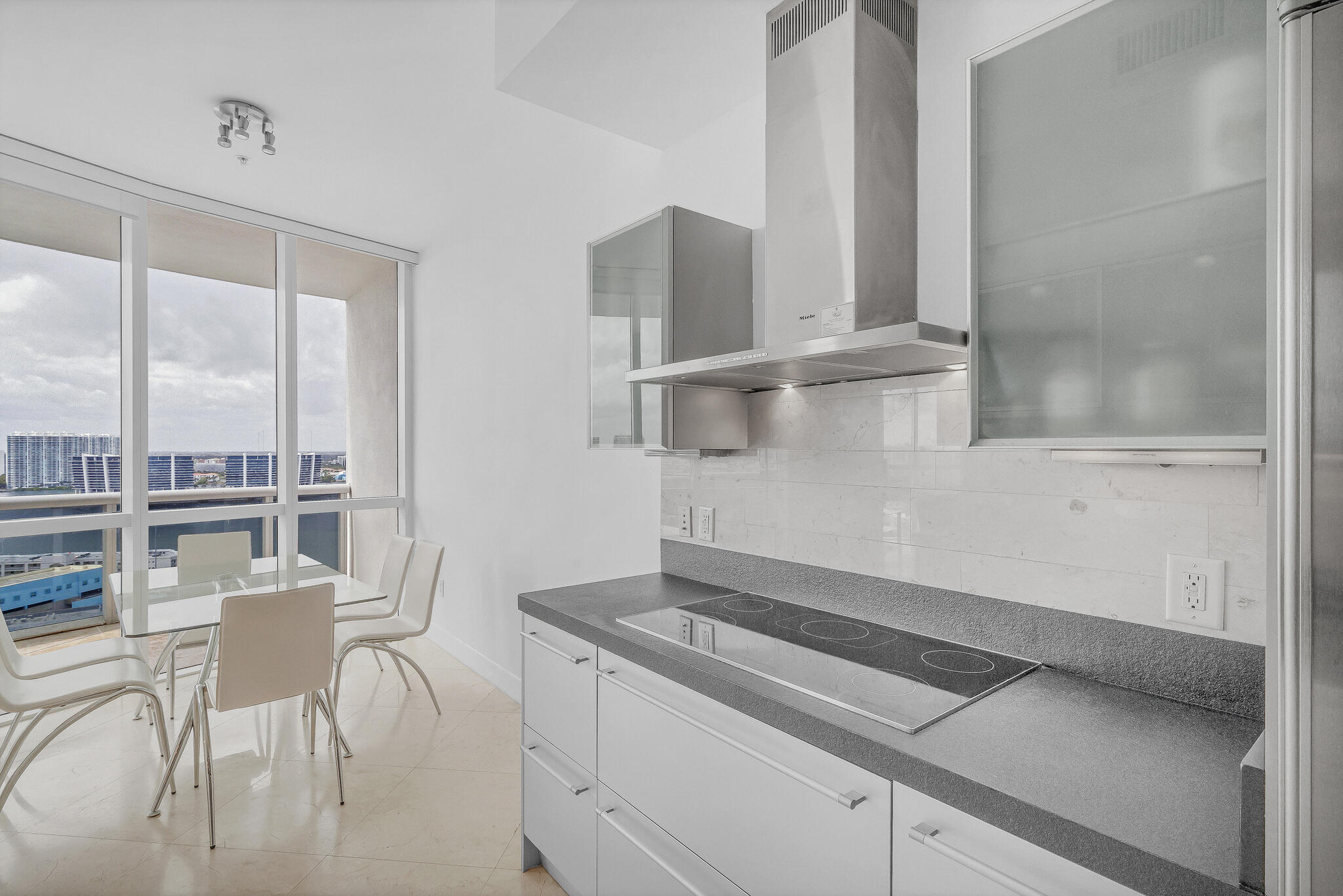18201 Collins Avenue 3301A
