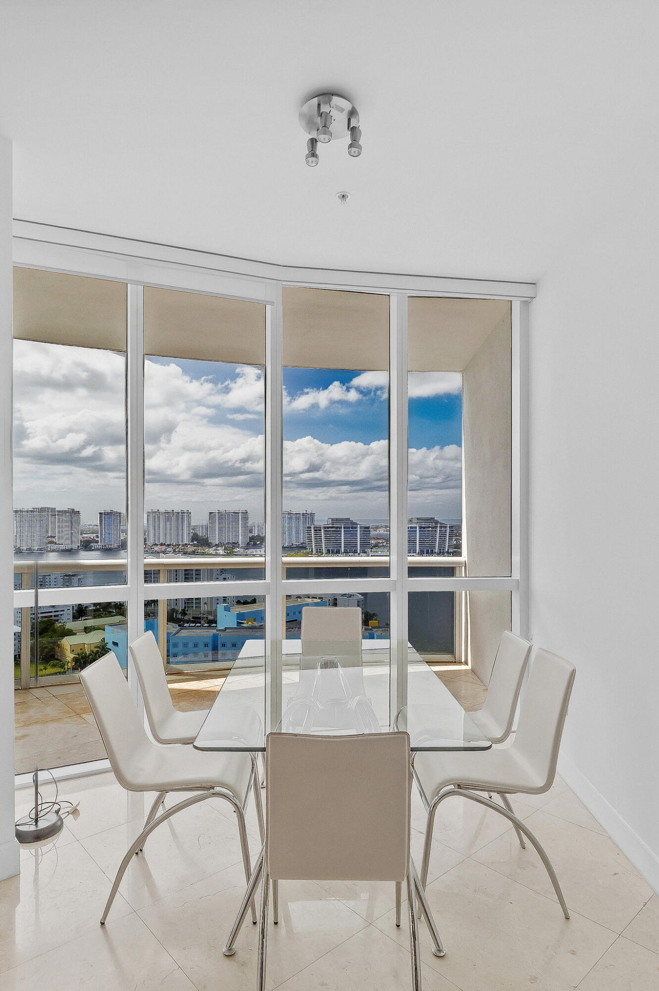 18201 Collins Avenue 3301A