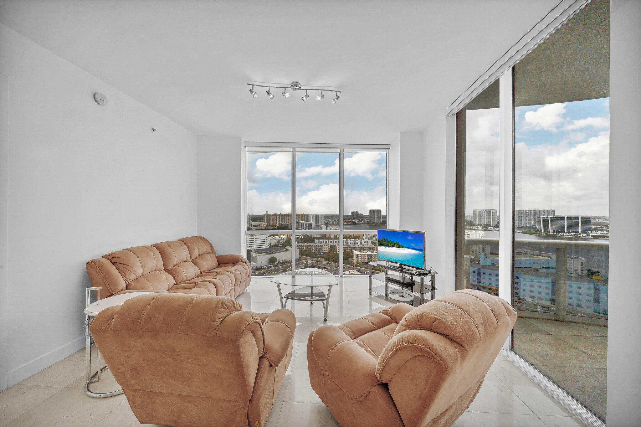 18201 Collins Avenue 3301A