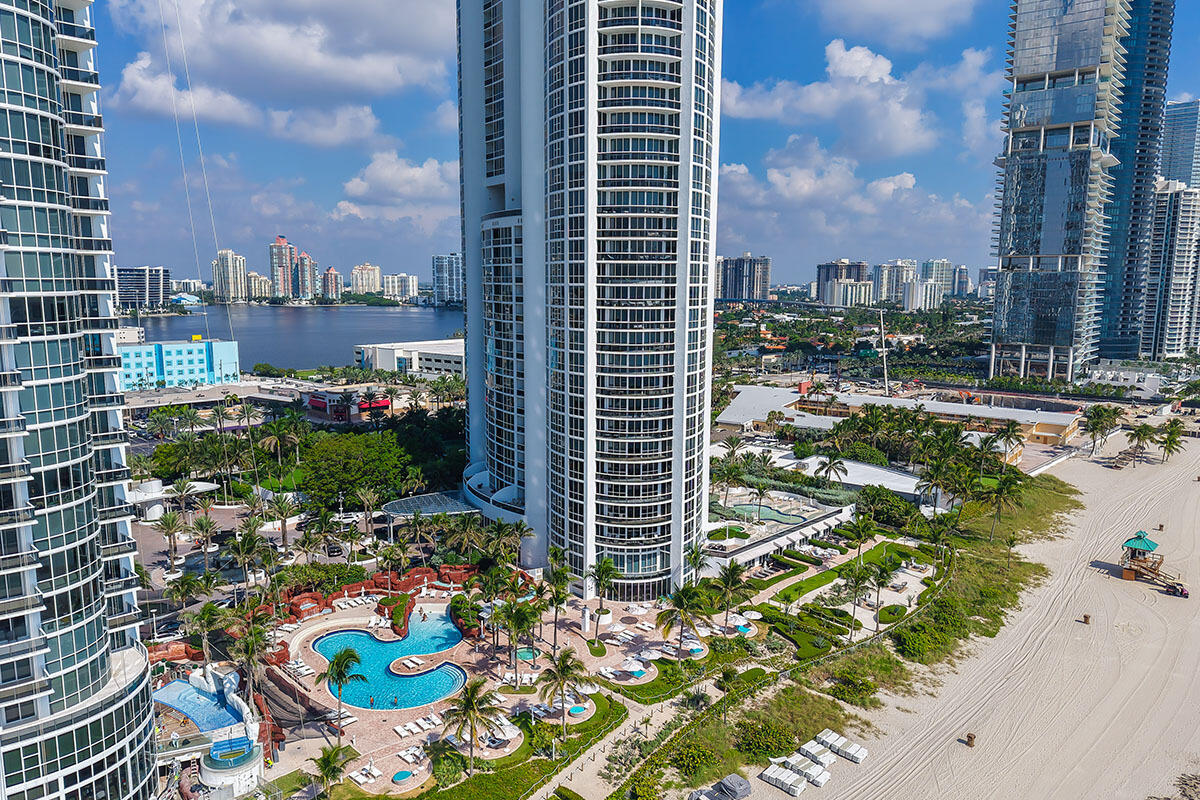 18201 Collins Avenue 3301A