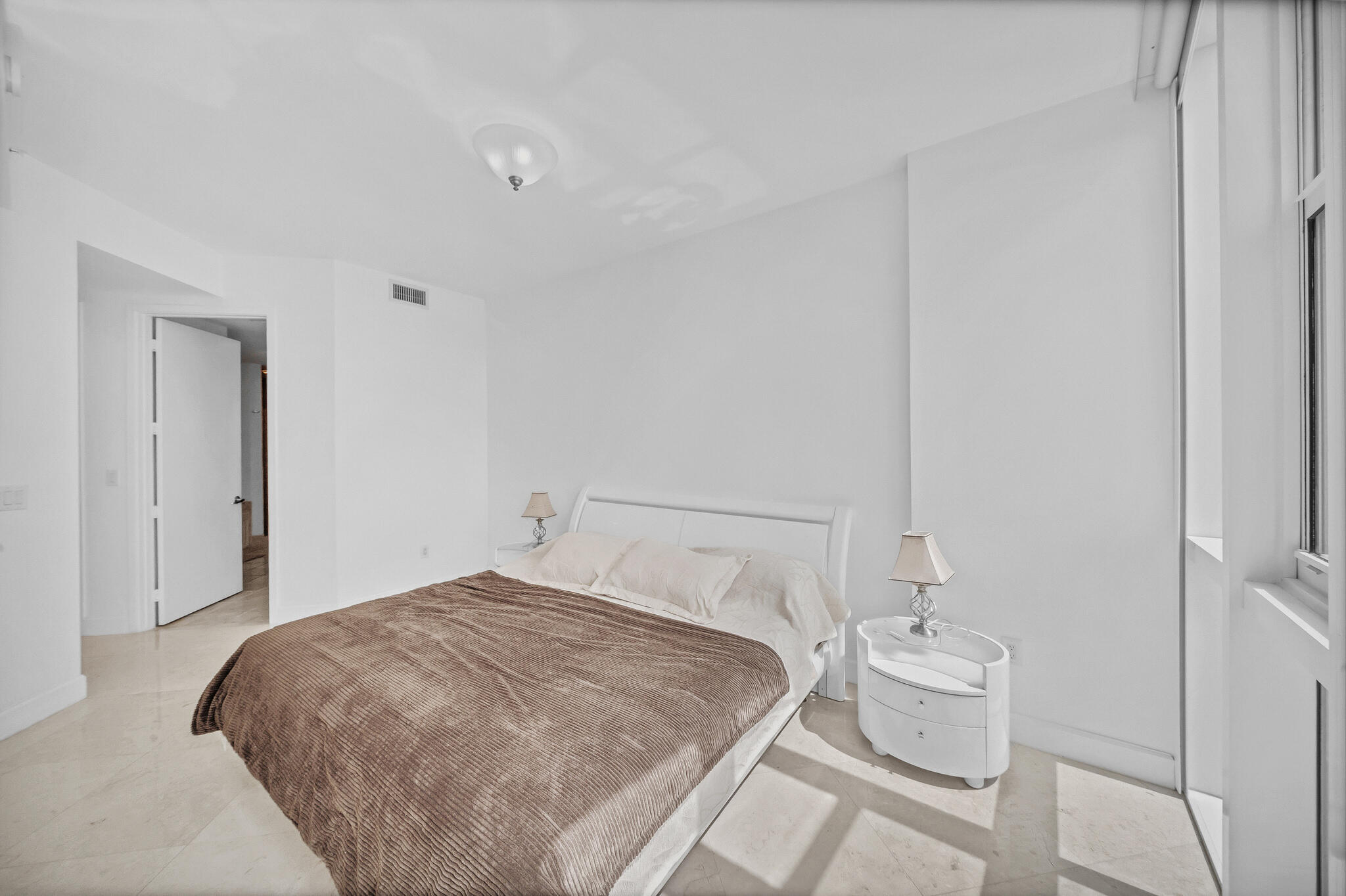 18201 Collins Avenue 3301A