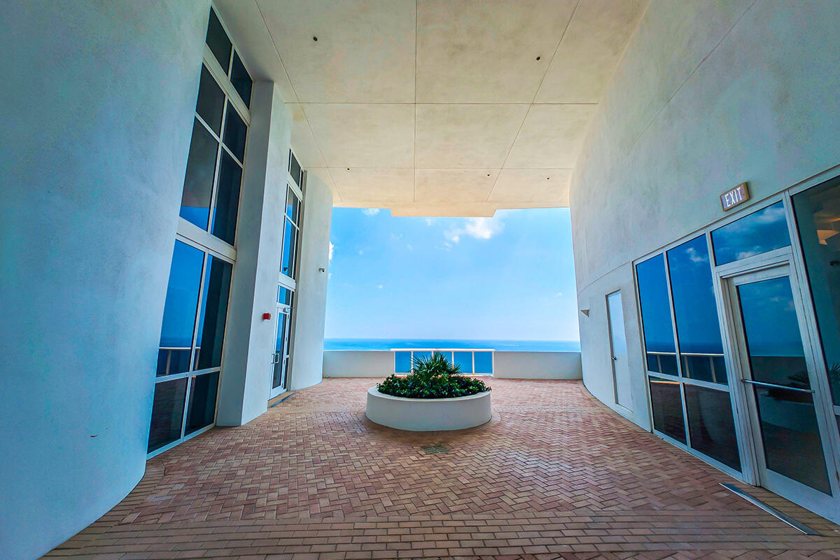 18201 Collins Avenue 3301A
